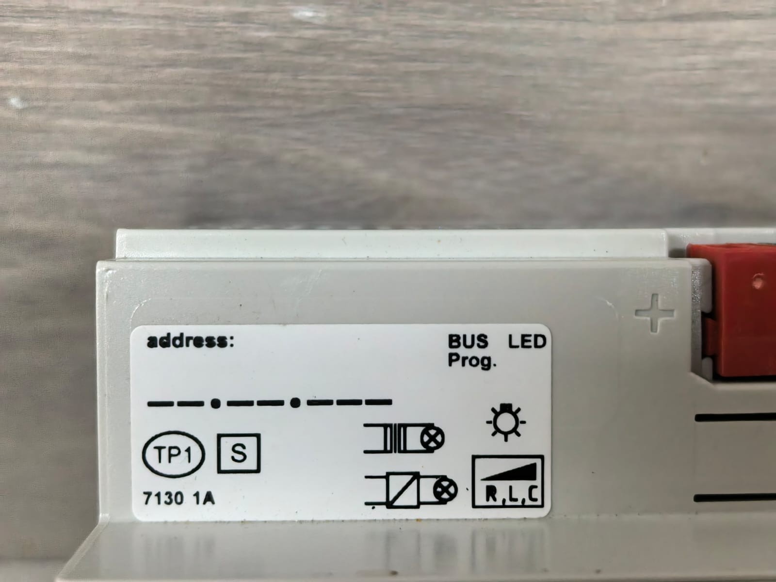 Schneider Electric MTN649350 SCHNEIDER ELECTRIC MTN649350 UNIVERSAL DIMMING ACTUATOR AC220-230V 5