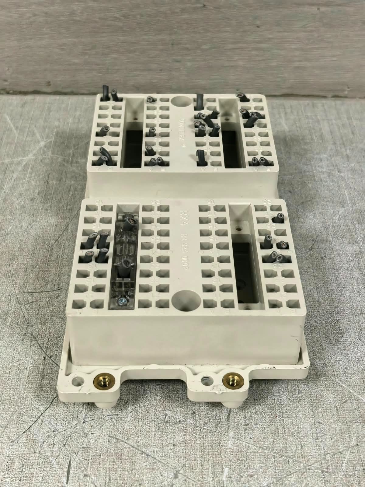 ABB RX4 RK924 0002 ABB RX4 RK924 0002 COMBIFLEX TERMINAL BASE SOCKET 10