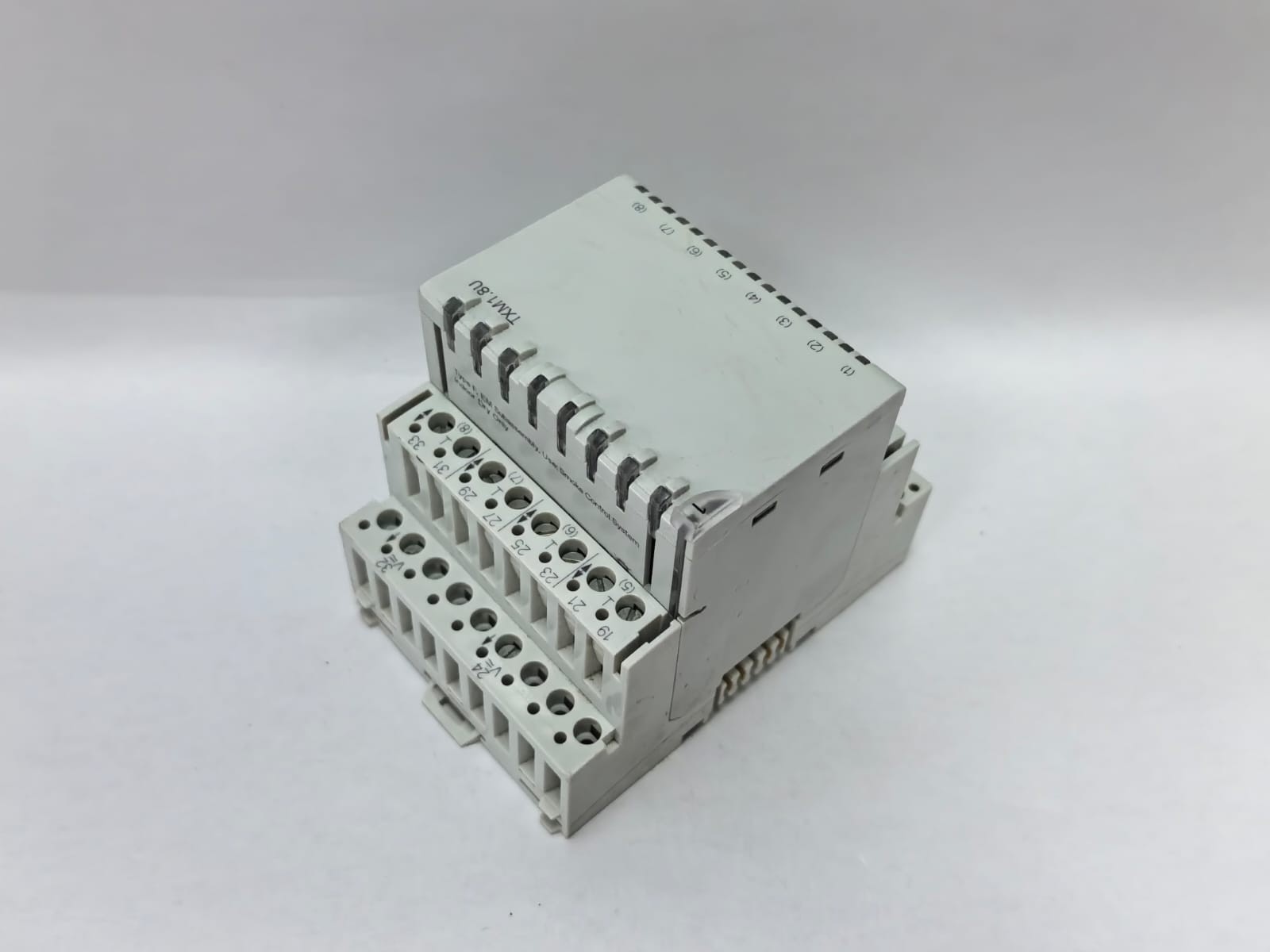 Siemens TXM1.8U SIEMENS TXM1.8U UNIVERSAL I/O MODULE 553-051-00 REV 10