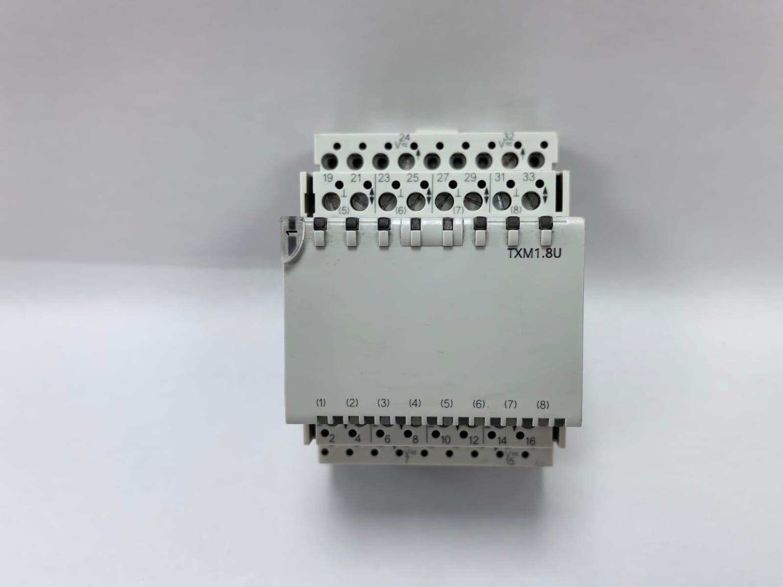 Siemens TXM1.8U SIEMENS TXM1.8U UNIVERSAL I/O MODULE 553-051-00 REV 1