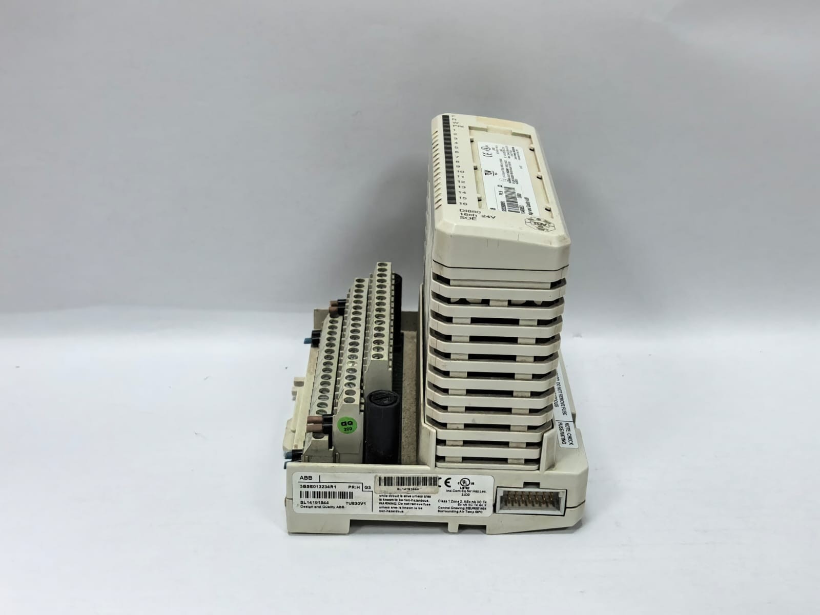 ABB TU830V1 3BSE013234R1 PR.H ABB DI880 3BSE028586R1 PR.K DIGITAL INPUT MODULE W/ TU830V1 3BSE013234R1 PR.H 4