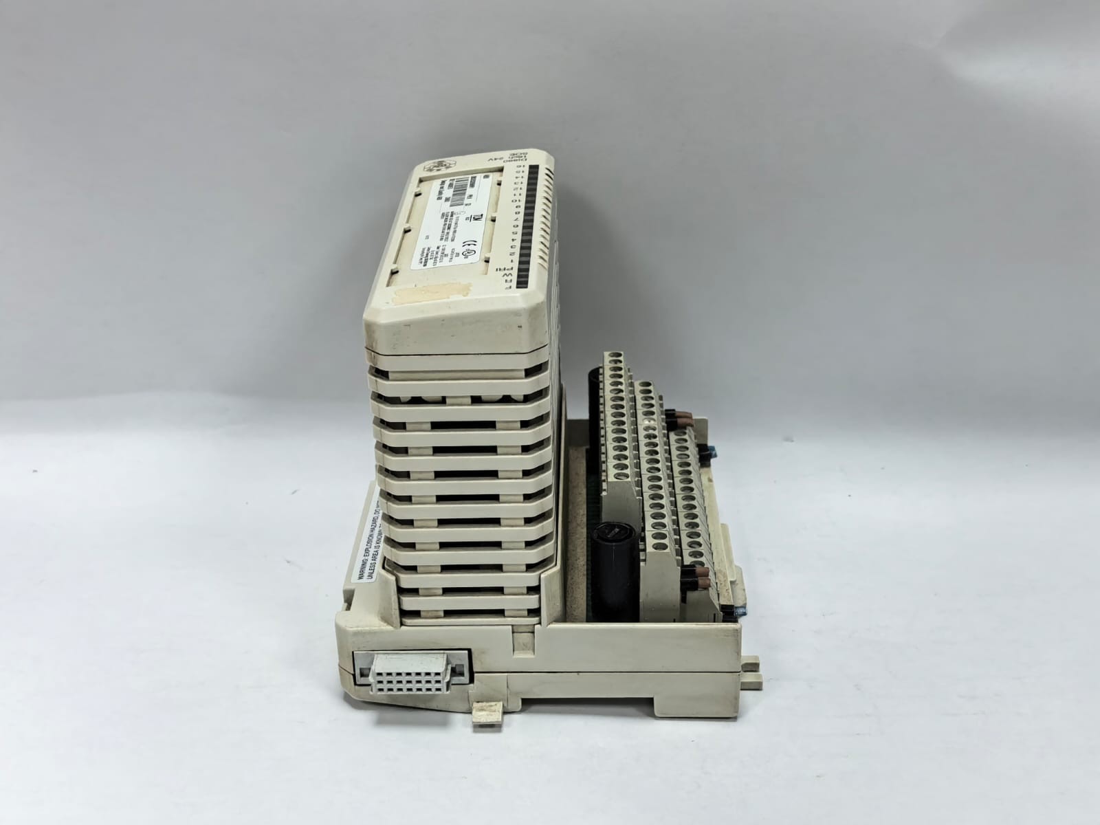 ABB TU830V1 3BSE013234R1 PR.H ABB DI880 3BSE028586R1 PR.K DIGITAL INPUT MODULE W/ TU830V1 3BSE013234R1 PR.H 6