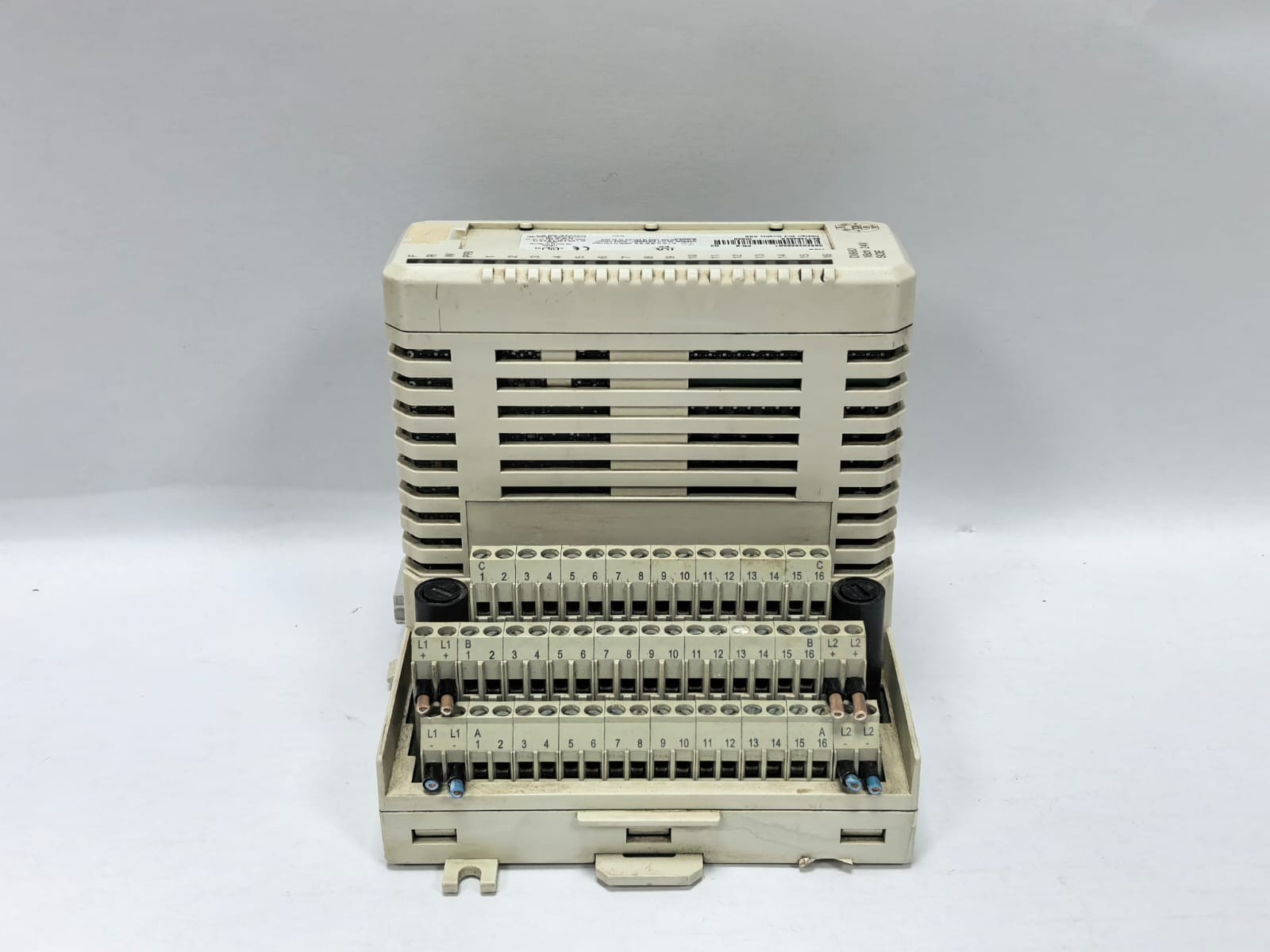 ABB TU830V1 3BSE013234R1 PR.H ABB DI880 3BSE028586R1 PR.K DIGITAL INPUT MODULE W/ TU830V1 3BSE013234R1 PR.H 8