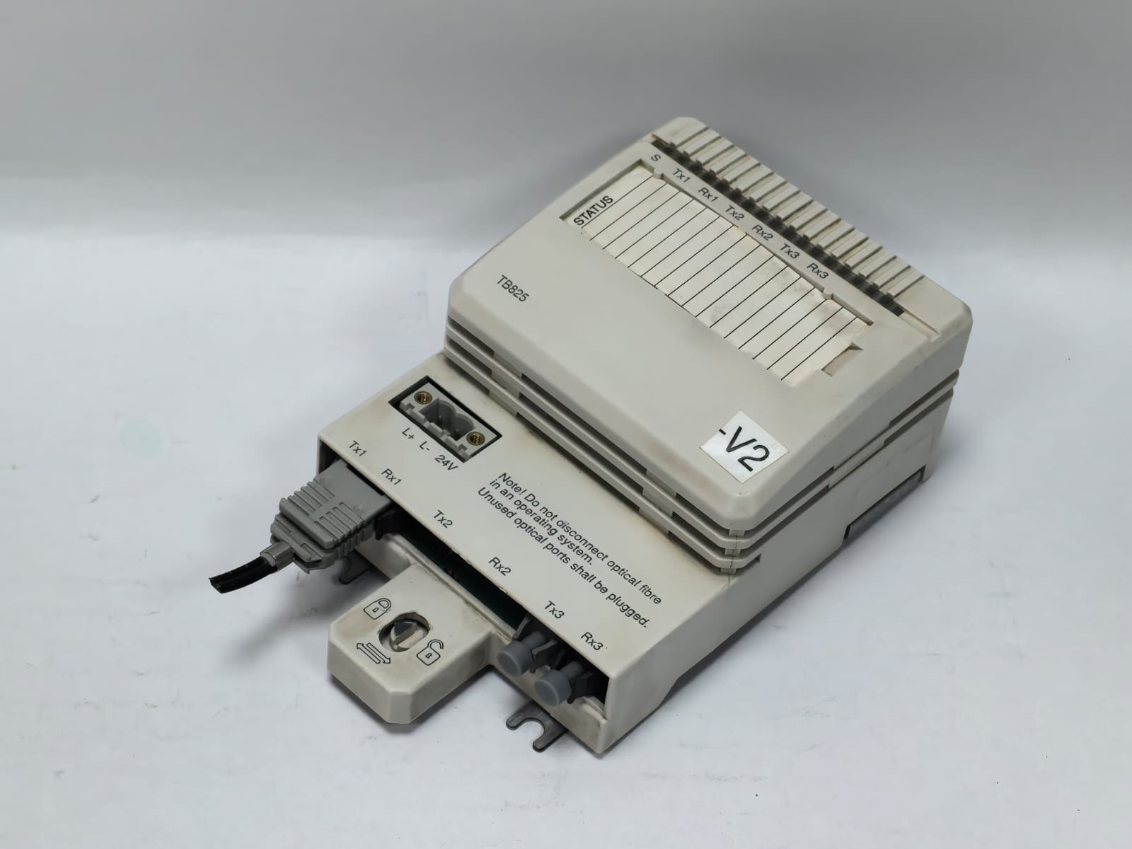 ABB 3BSE036634R1 ABB TB825 OPTICAL MEDIA CONVERTER 3BSE036634R1 PR.D 9