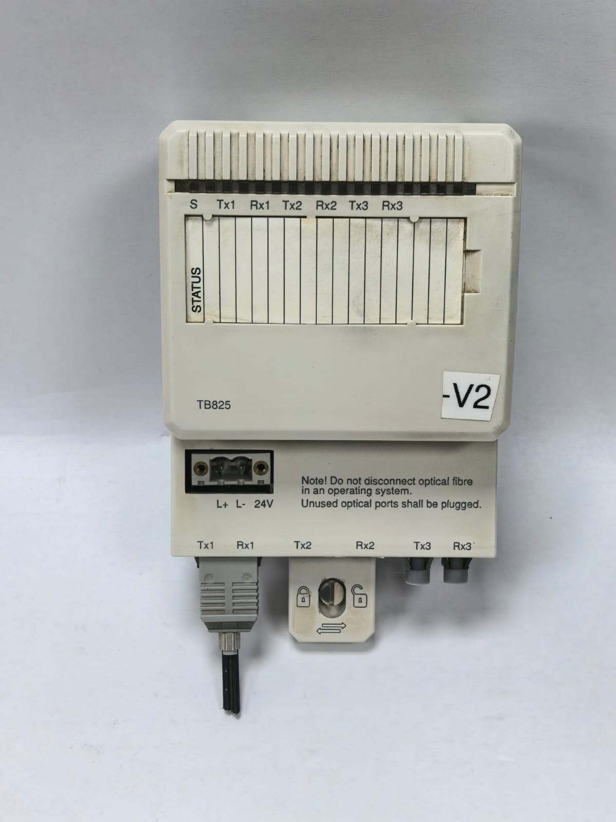 ABB 3BSE036634R1 ABB TB825 OPTICAL MEDIA CONVERTER 3BSE036634R1 PR.D 1