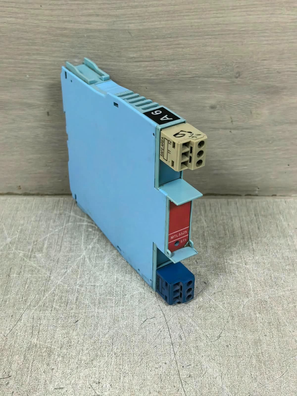 MTL 5525 MTL 5525 LOW-CURRENT LOOP-POWERED SOLENOID/ALARM DRIVER 5
