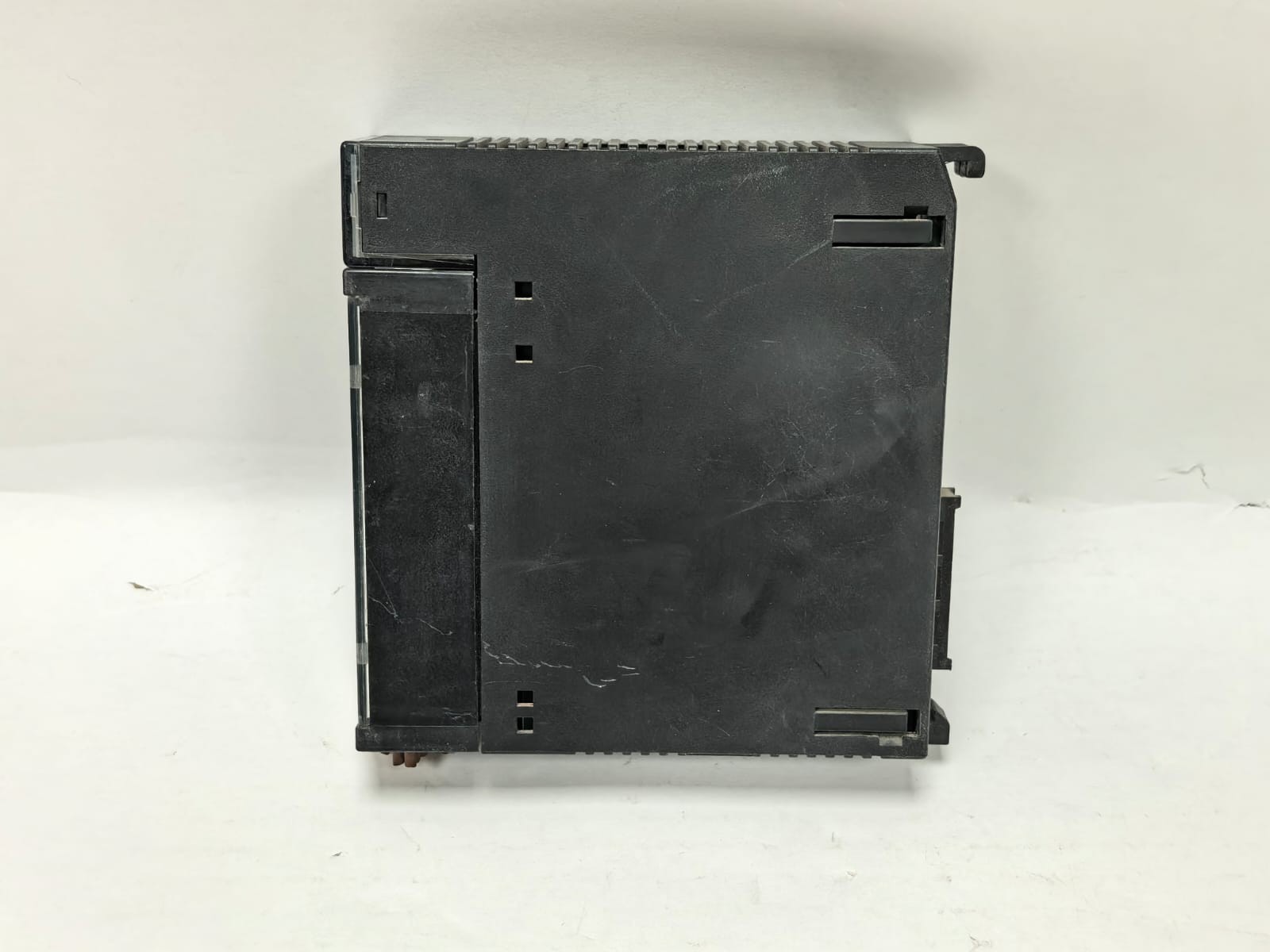 GE Fanuc IC693MDL740H GE FANUC IC693MDL740H 16PT OUTPUT MODULE 12/24VDC 8