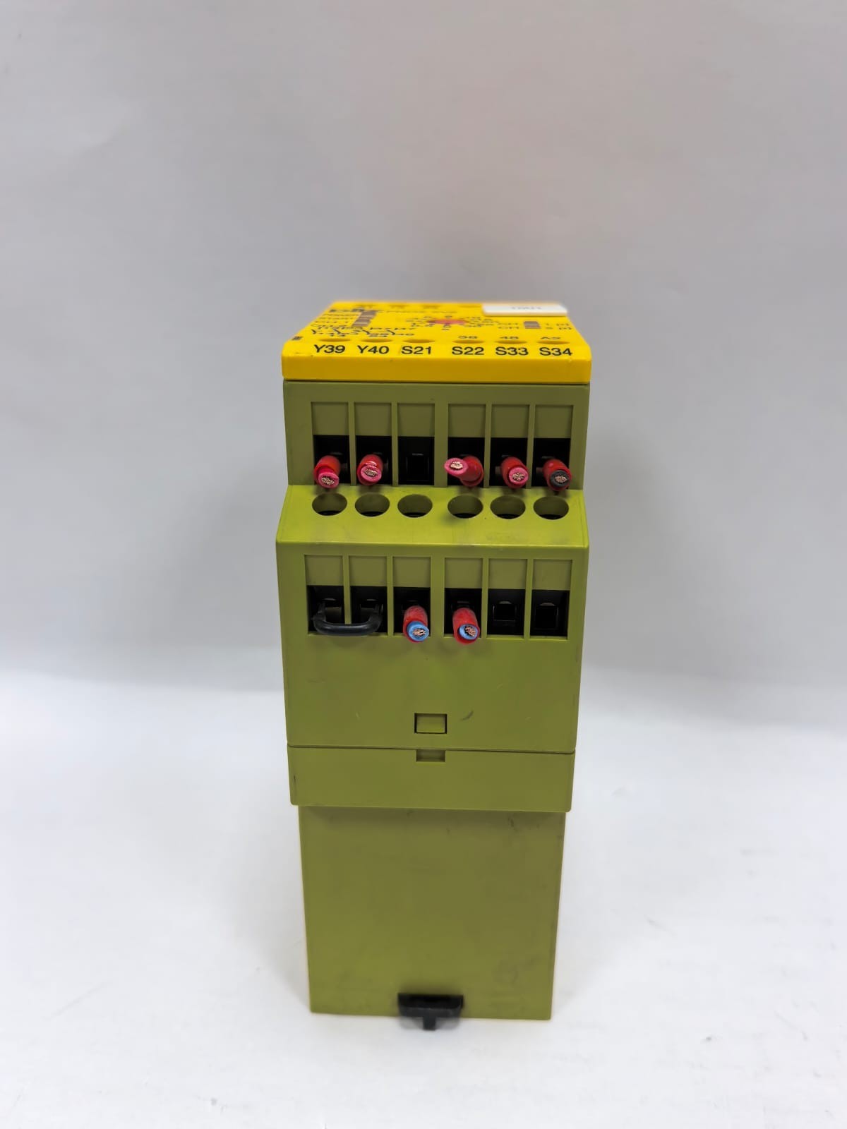 Pilz PNOZ XV2 30/24VDC 2N/O 2/O T PILZ PNOZ XV2 30/24VDC 2N/O 2/O T SAFETY RELAY 7