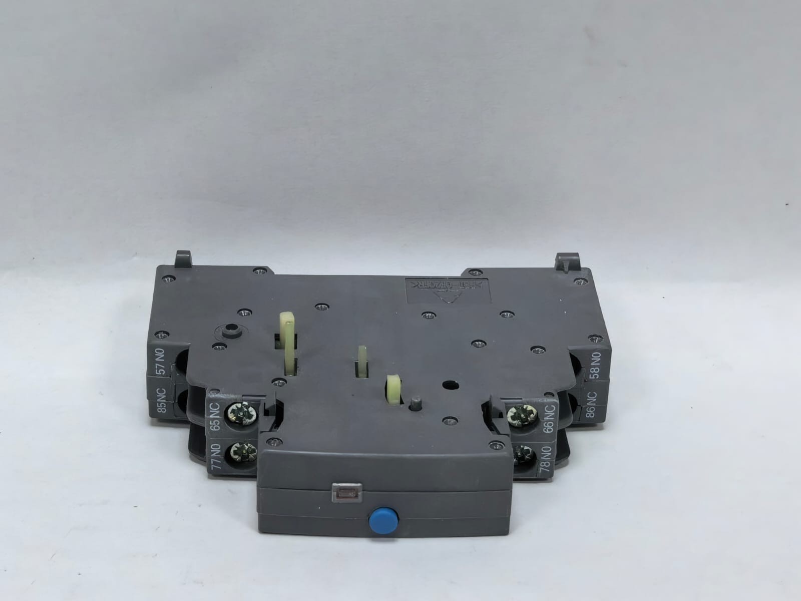 ABB 1SA M40 1904 R1001 ABB 1SA M40 1904 R1001 ALARM SWITCH PCS 6
