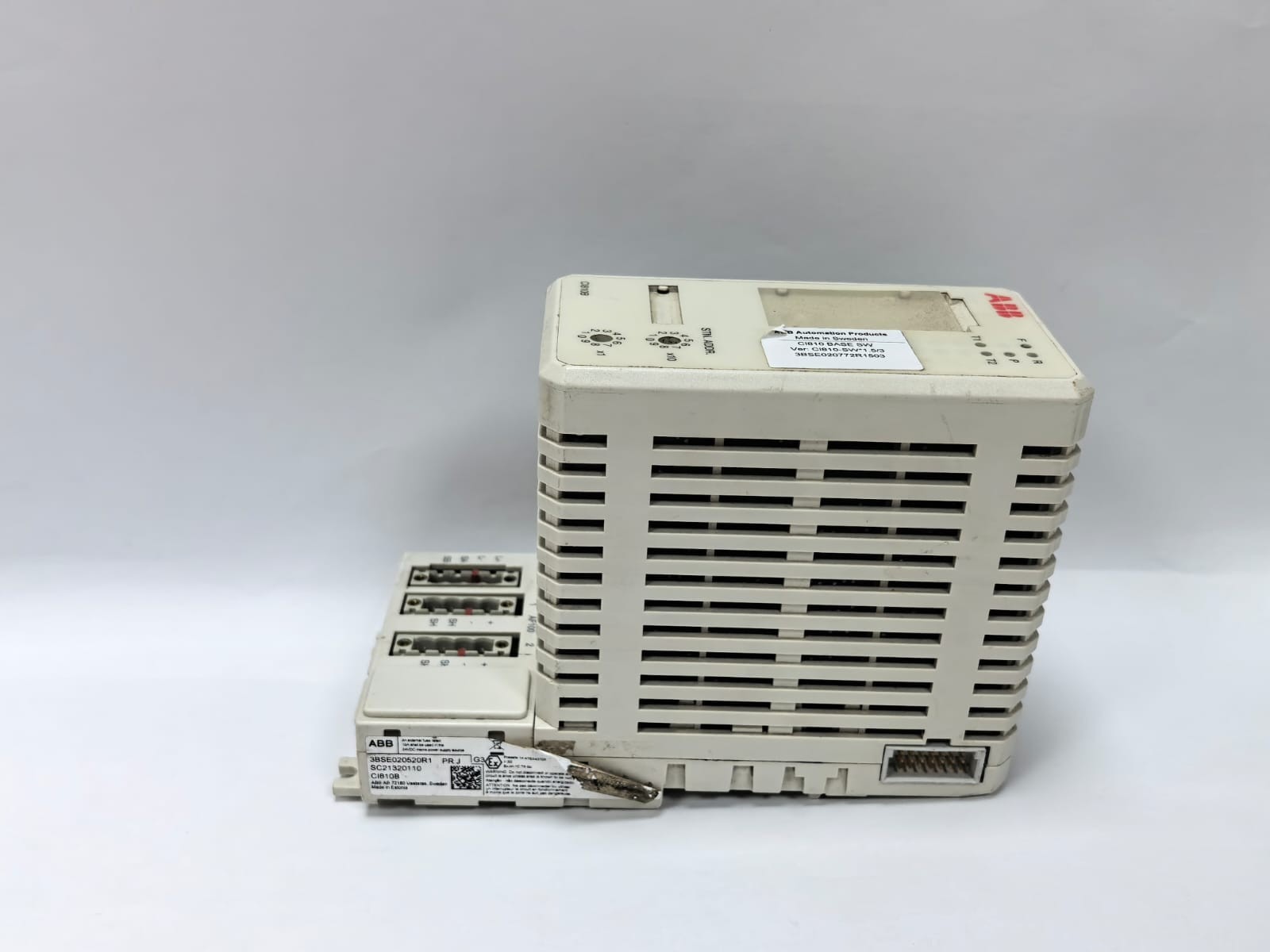 ABB 3BSE020520R1 ABB CI810B FIELDBUS COMMUNICATION INTERFACE 3BSE020520R1 PR.J 4