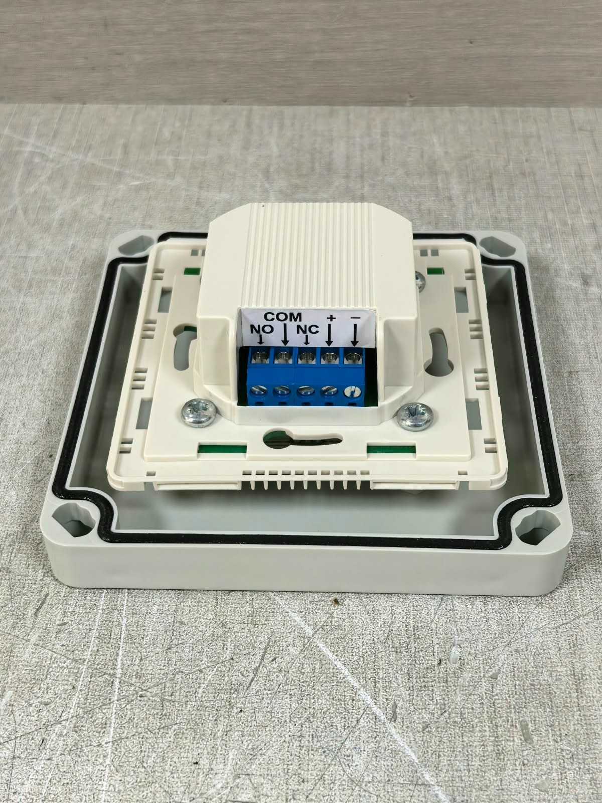 CP ELECTRONICS MWS1A-IP-PRM-LV CP ELECTRONICS MWS1A-IP-PRM-LV WEATHERPROOF MICROWAVE PRESENCE DETECTOR 9