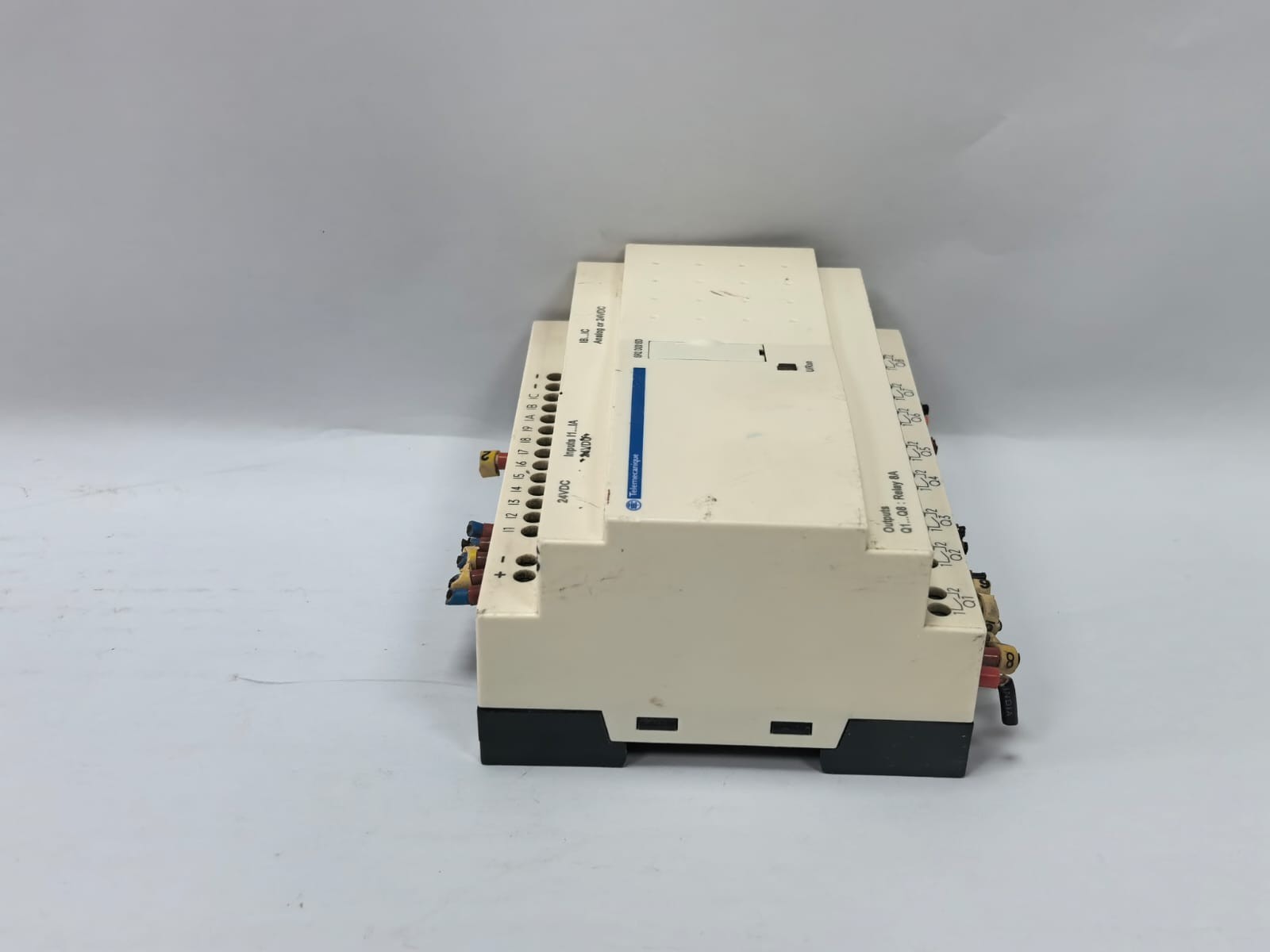 Telemecanique SR2 D201BD TELEMECANIQUE SR2 D201BD COMPACT SMART RELAY 5