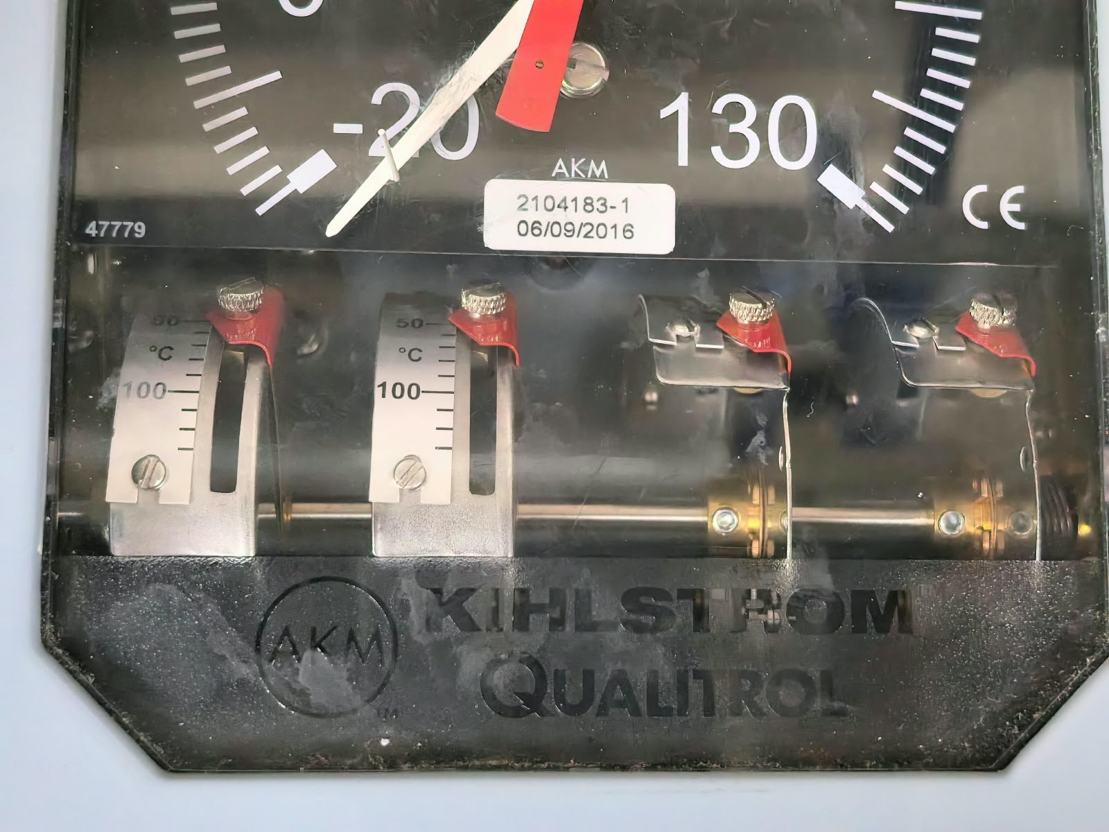 QUALITROL AKM 2104183-1 QUALITROL AKM 2104183-1 OIL TEMPERATURE 6
