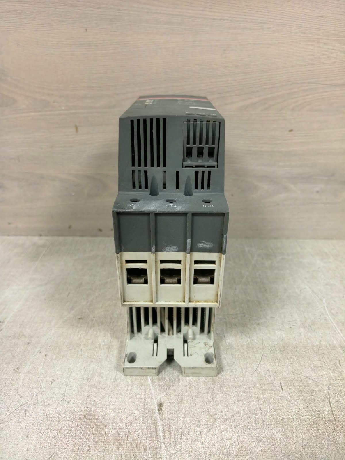 ABB PSR85-600-70 ABB PSR85-600-70 1SFA896114R7000 SOFT STARTER 10