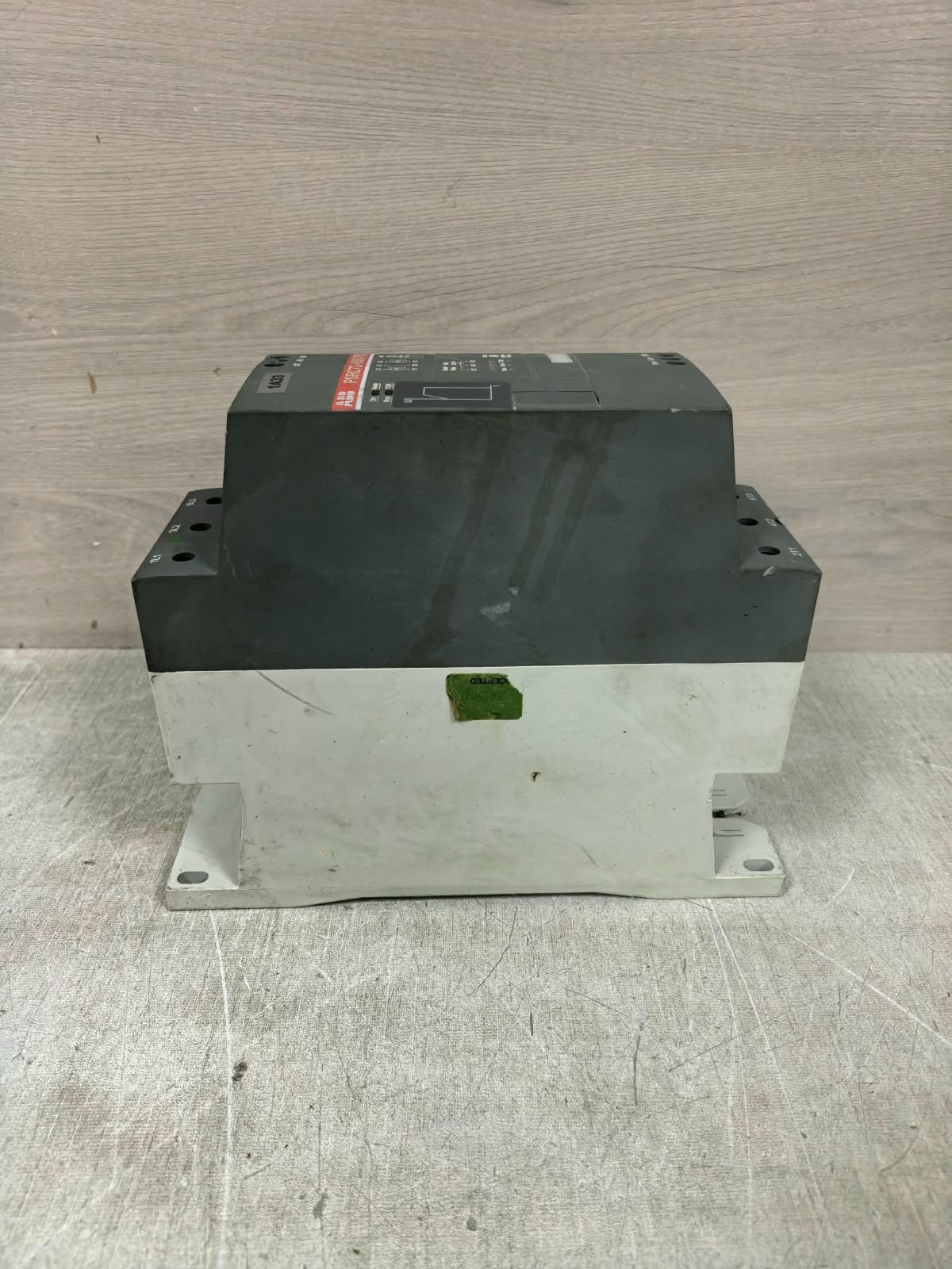 ABB PSRC72-600-70 ABB PSRC72-600-70 1SFA896213R7000 SOFT STARTER 8