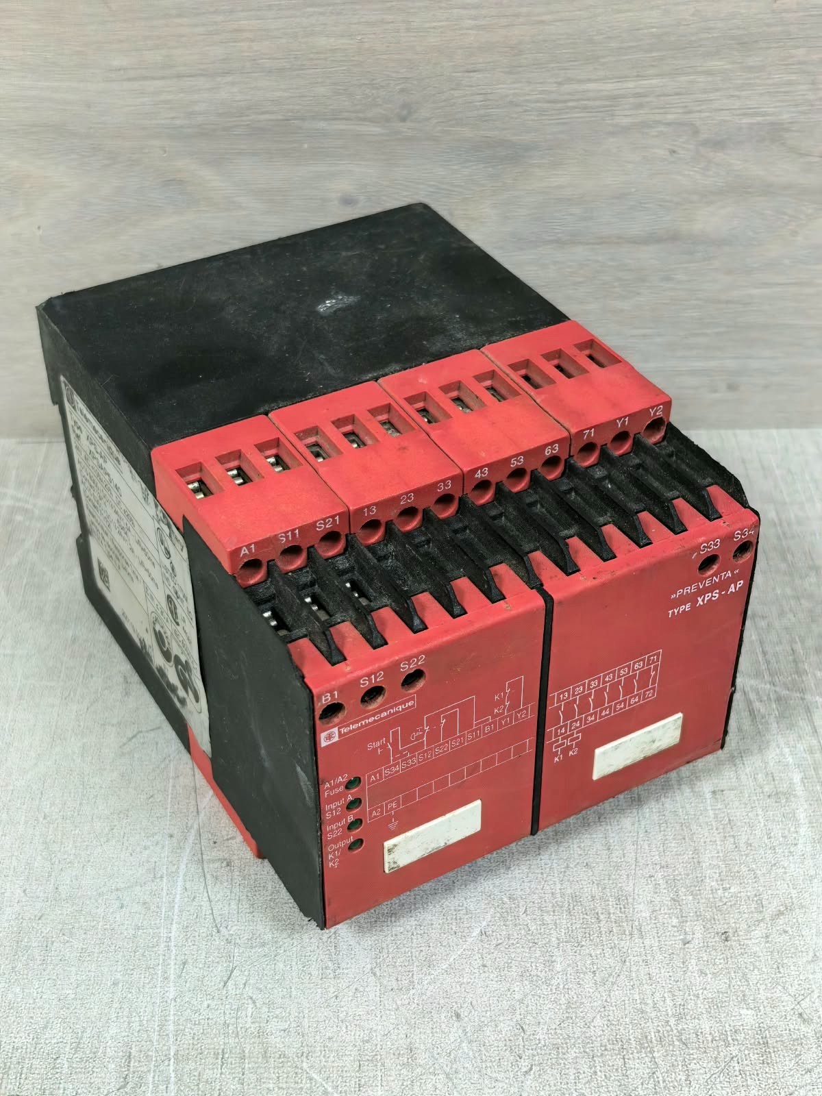 Telemecanique XPS-AP / XPSAP5140 TELEMECANIQUE XPS-AP / XPSAP5140 SAFETY RELAY 24VAC 3