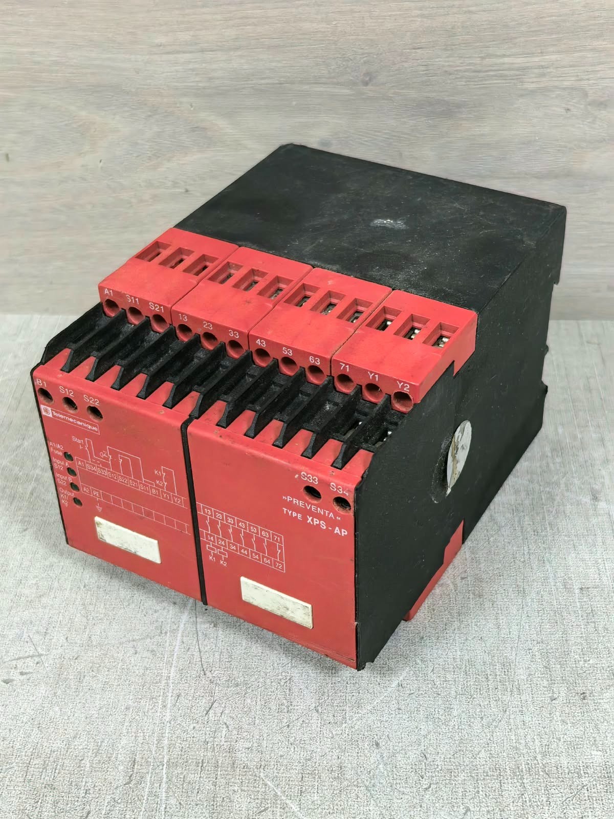Telemecanique XPS-AP / XPSAP5140 TELEMECANIQUE XPS-AP / XPSAP5140 SAFETY RELAY 24VAC 4