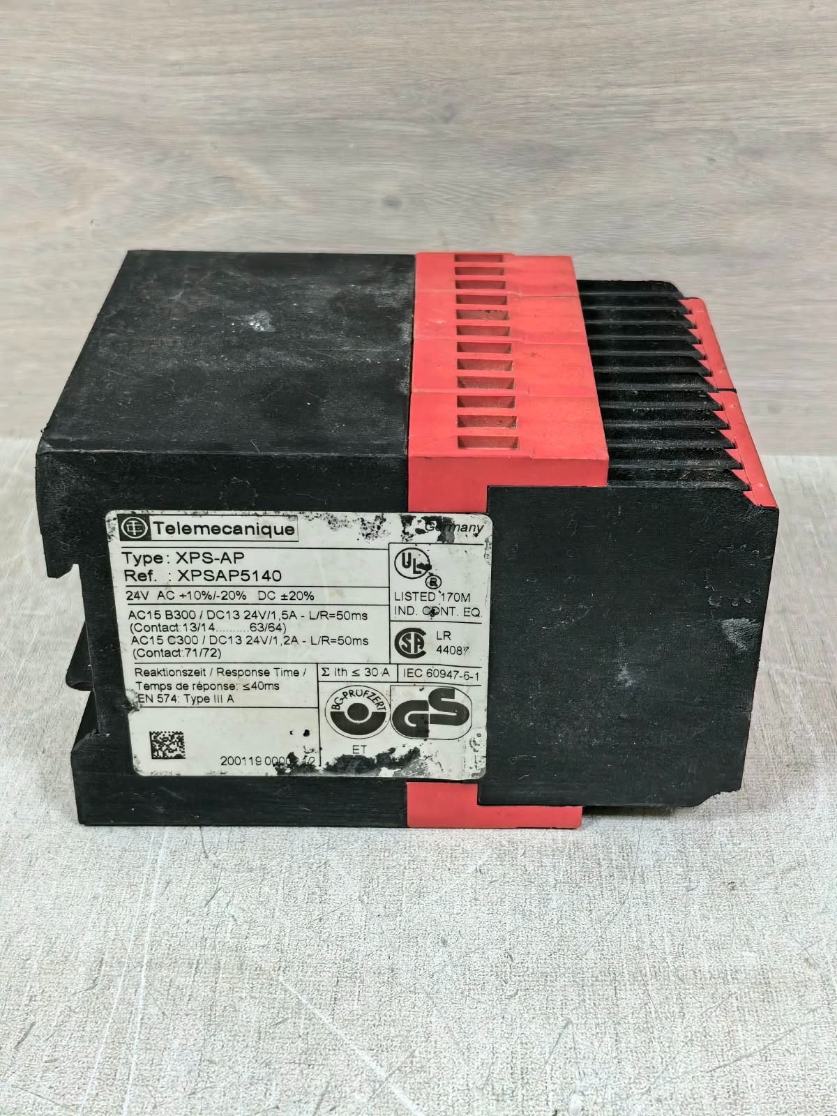 Telemecanique XPS-AP / XPSAP5140 TELEMECANIQUE XPS-AP / XPSAP5140 SAFETY RELAY 24VAC 6