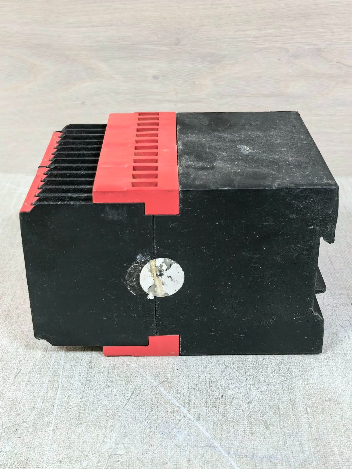 Telemecanique XPS-AP / XPSAP5140 TELEMECANIQUE XPS-AP / XPSAP5140 SAFETY RELAY 24VAC 7