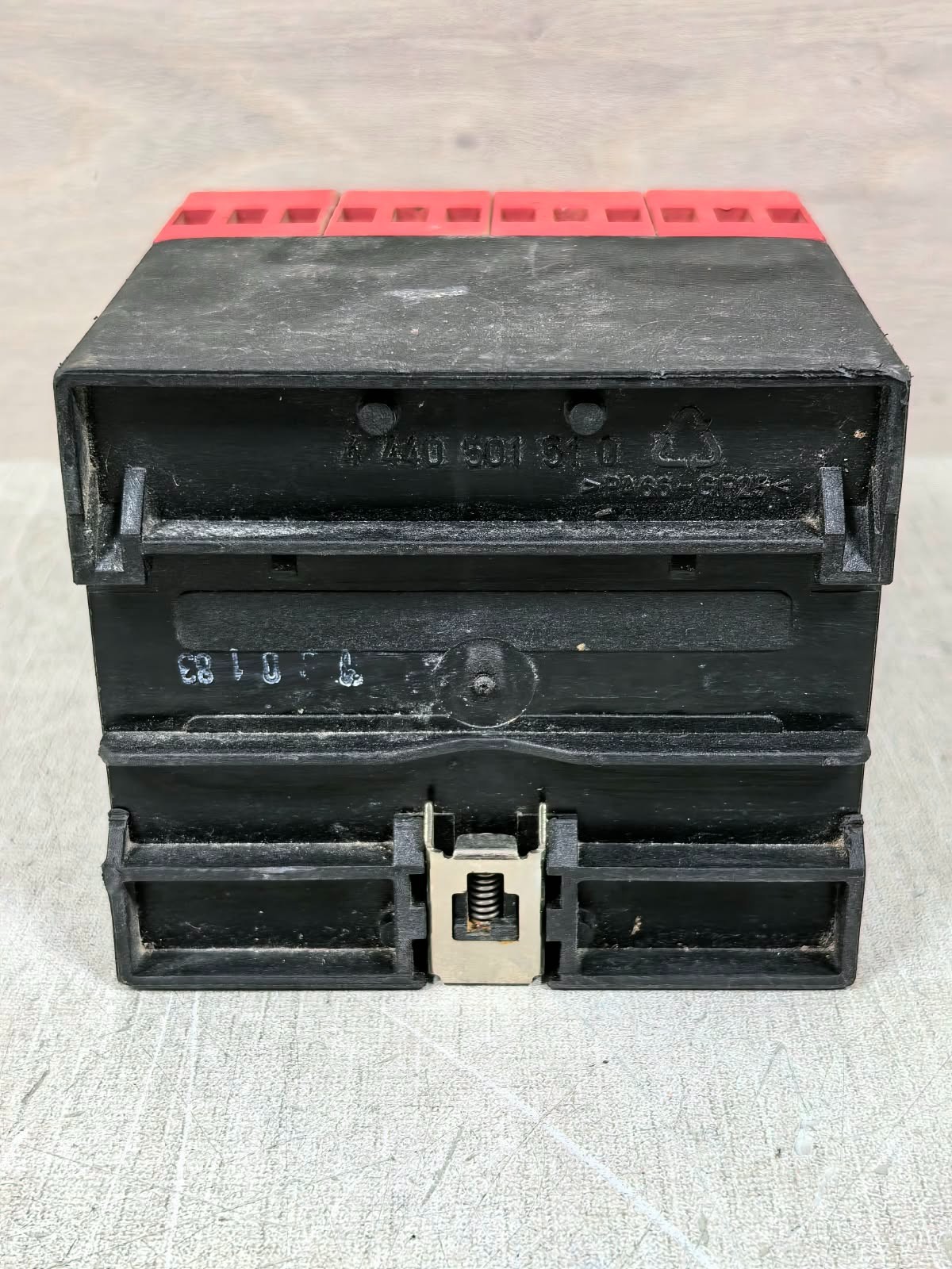 Telemecanique XPS-AP / XPSAP5140 TELEMECANIQUE XPS-AP / XPSAP5140 SAFETY RELAY 24VAC 10