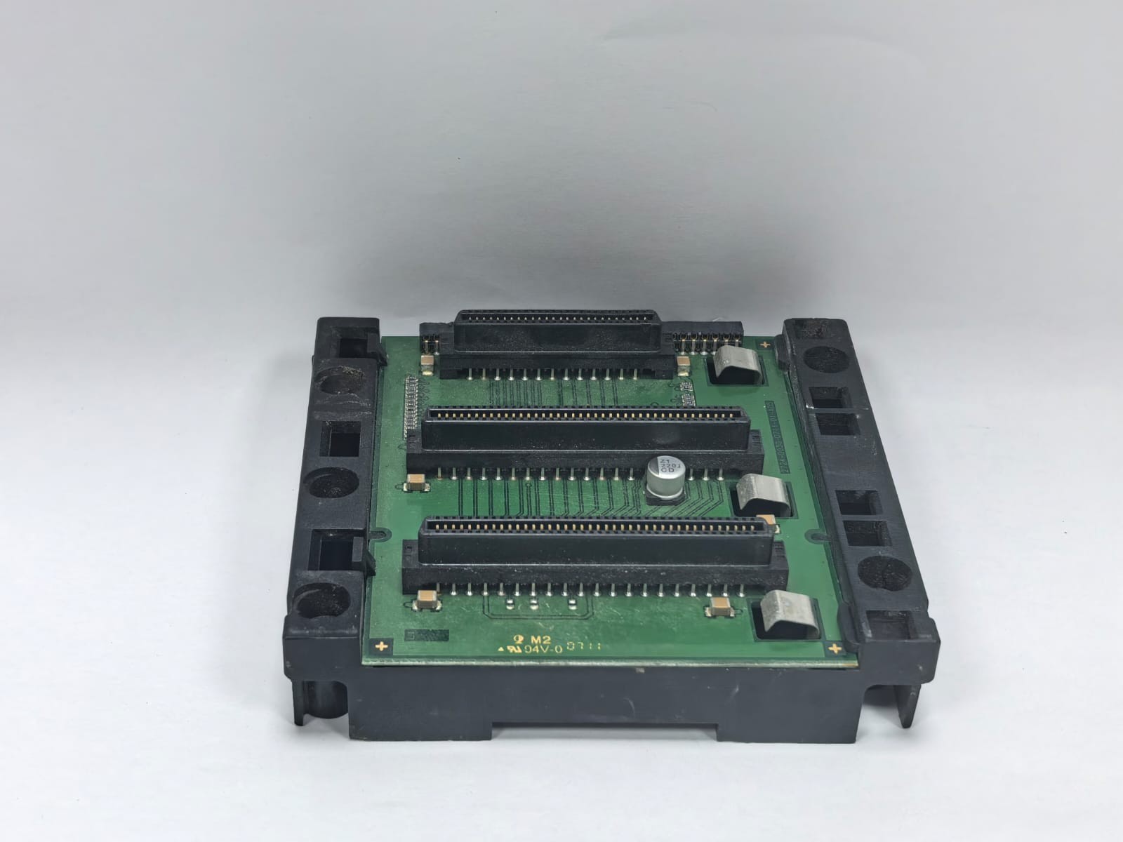 Eaton XIOC-BP-XC1 EATON XIOC-BP-XC1 BASIC MODULAR PLC BACKPLANE 4