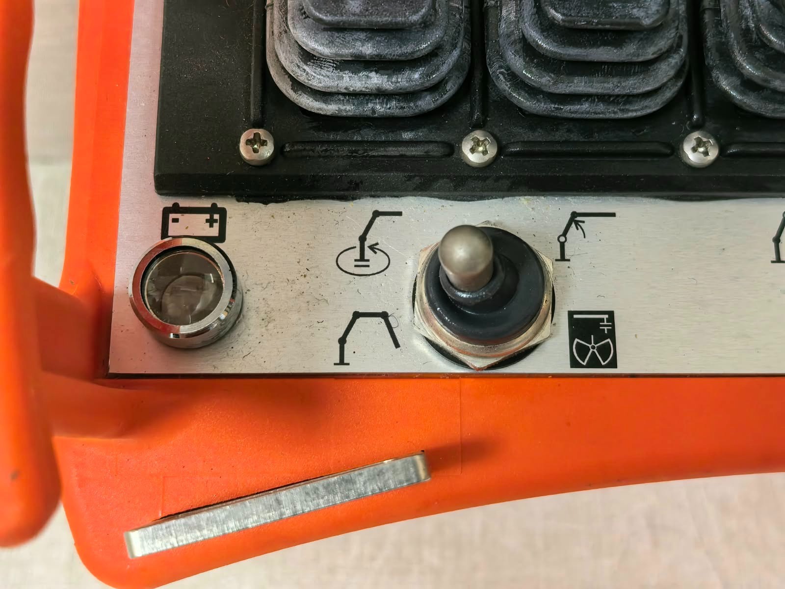 HBC RADIOMATIC DUMMY TECHNOS HBC RADIOMATIC TECHNOS DUMMY TECHNOS REMOTE CONTROL 8