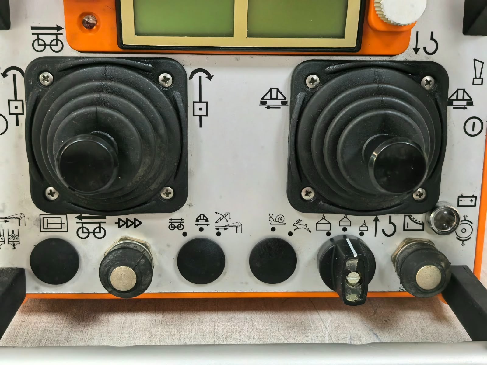 HBC RADIOMATIC DUMMY SPECTRUM A HBC RADIOMATIC DUMMY SPECTRUM A REMOTE CONTROL 6VDC 10