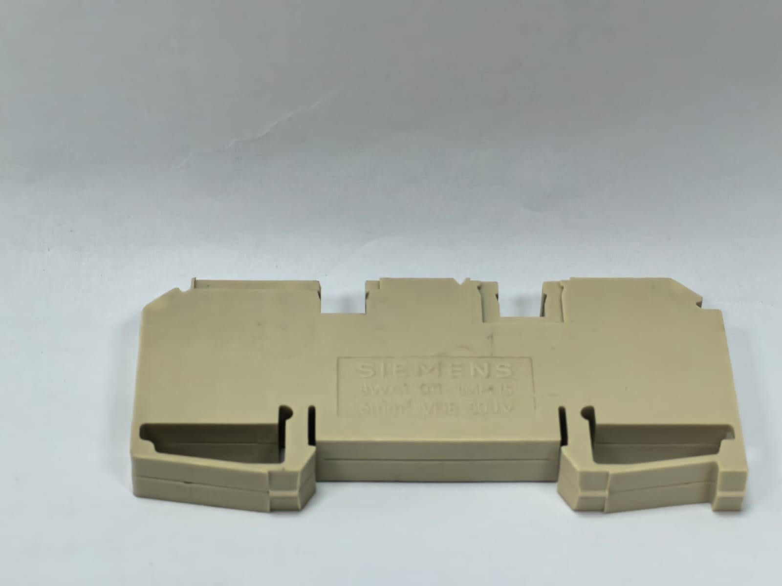Siemens 8WA1 011-1MH15 SIEMENS 8WA1 011-1MH15 TERMINAL BLOCK 6MM VDE 500V PCS 8