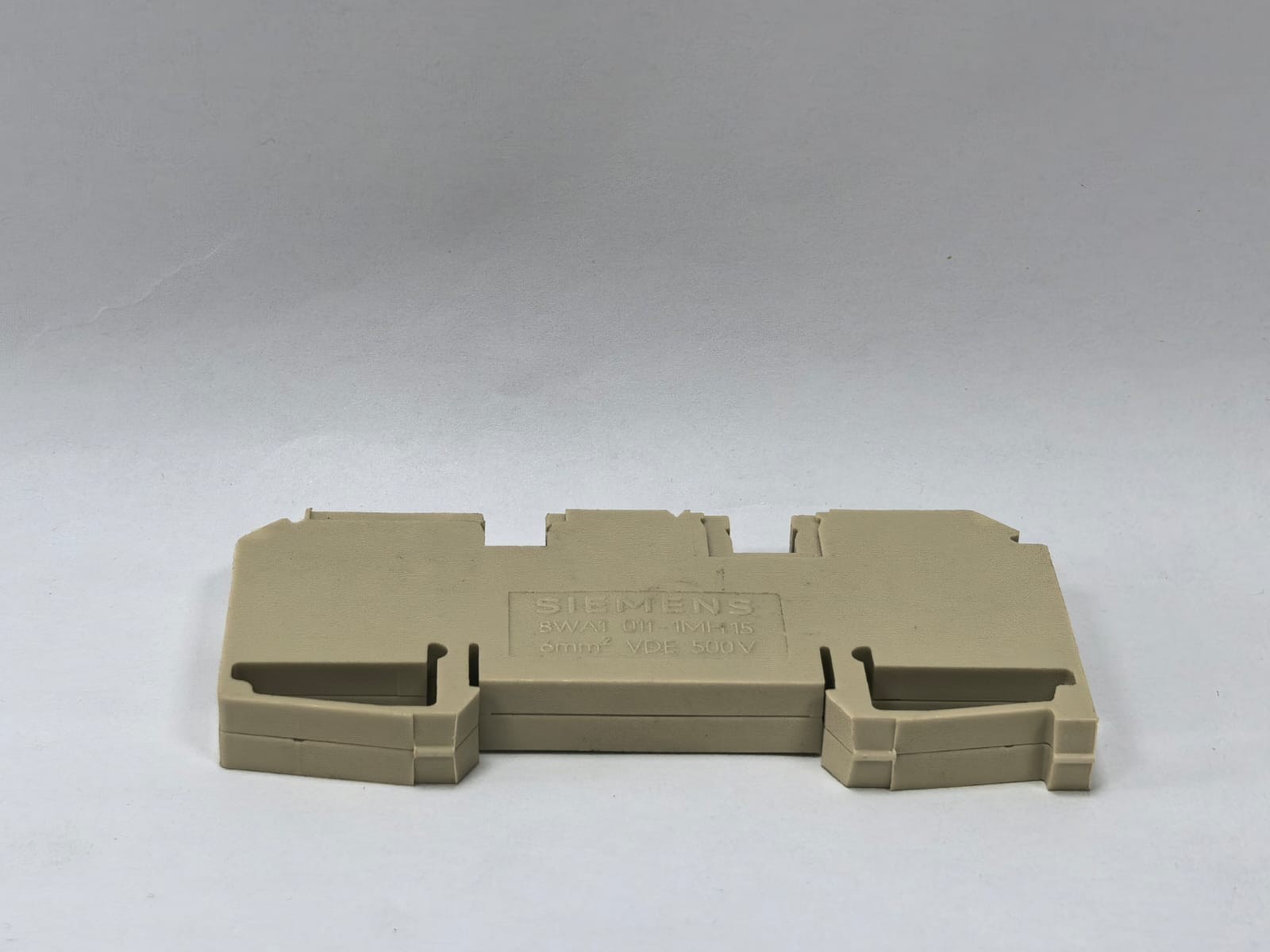Siemens 8WA1 011-1MH15 SIEMENS 8WA1 011-1MH15 TERMINAL BLOCK 6MM VDE 500V PCS 9