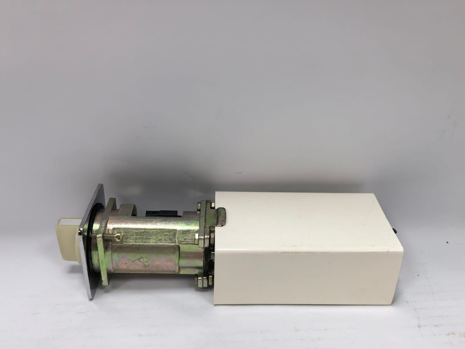 CB SW ROTARY CAM SWITCH LAMP 130V 6