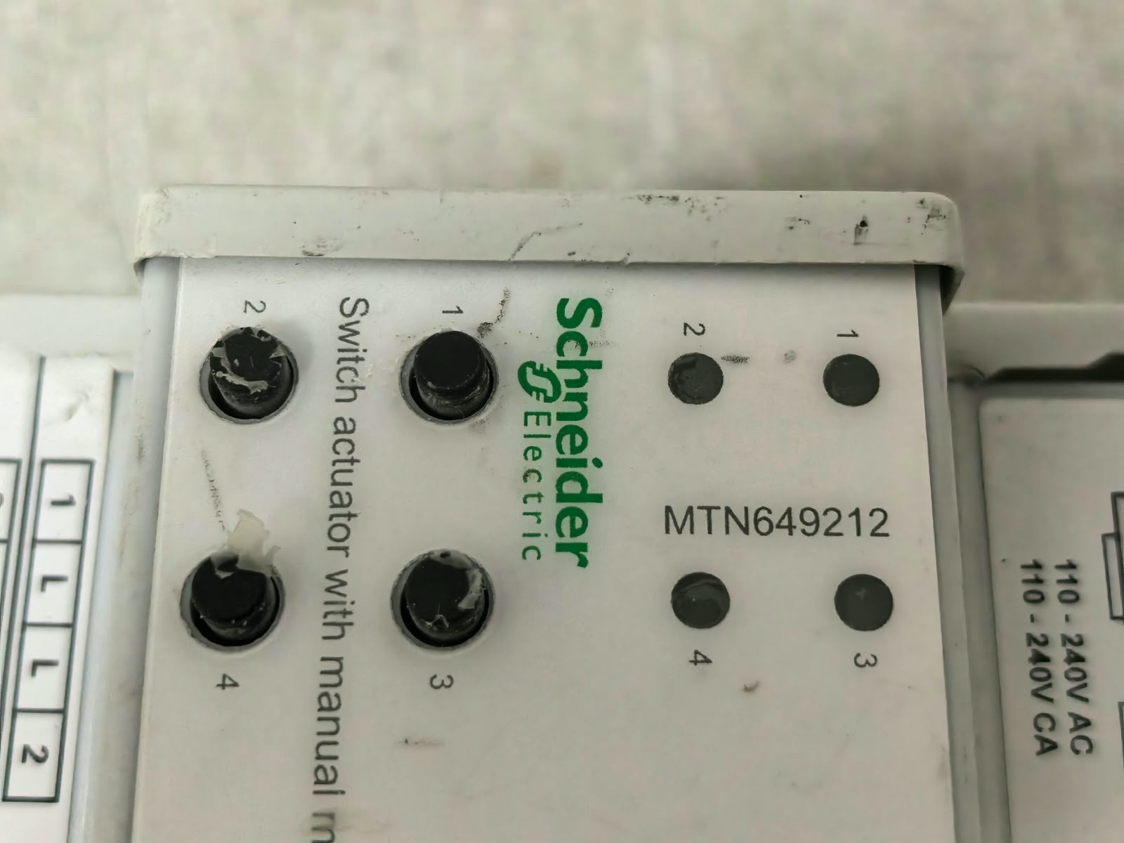Schneider Electric MTN649212 SCHNEIDER ELECTRIC MTN649212 REG-K/12X230/10 SWITCH ACTUATOR WITH MANUAL MODE 6