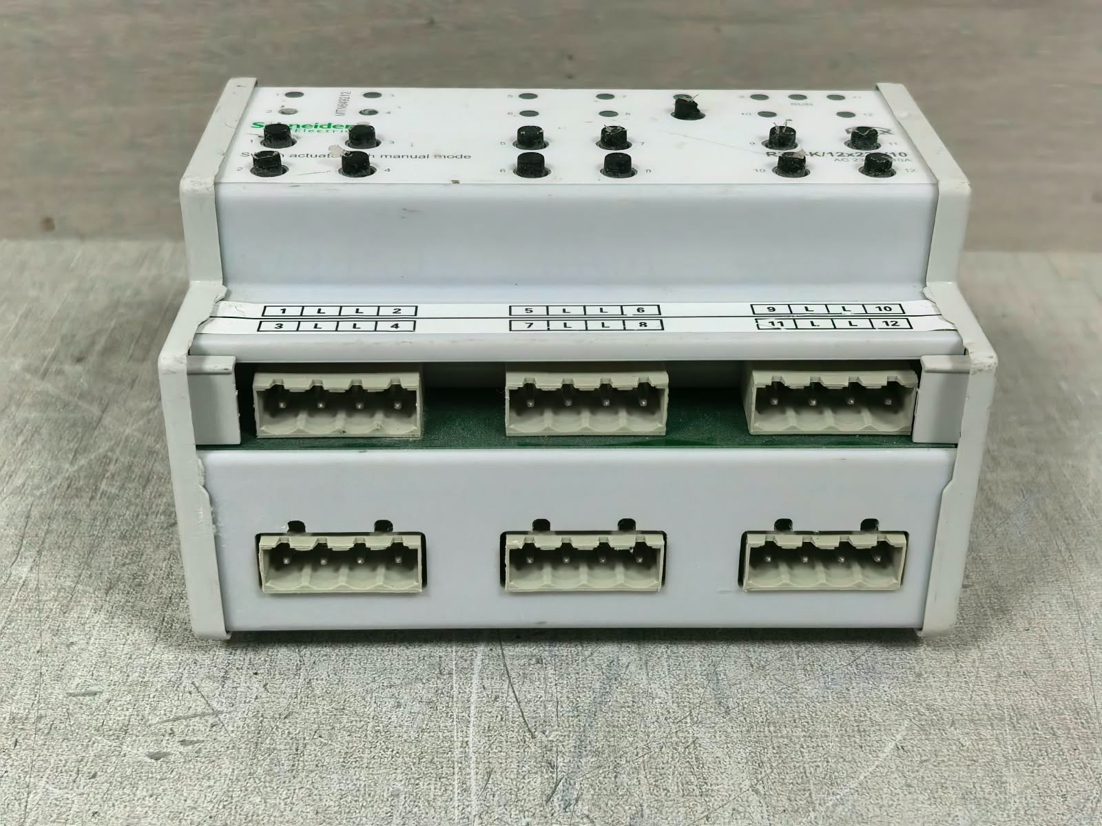 Schneider Electric MTN649212 SCHNEIDER ELECTRIC MTN649212 REG-K/12X230/10 SWITCH ACTUATOR WITH MANUAL MODE 8