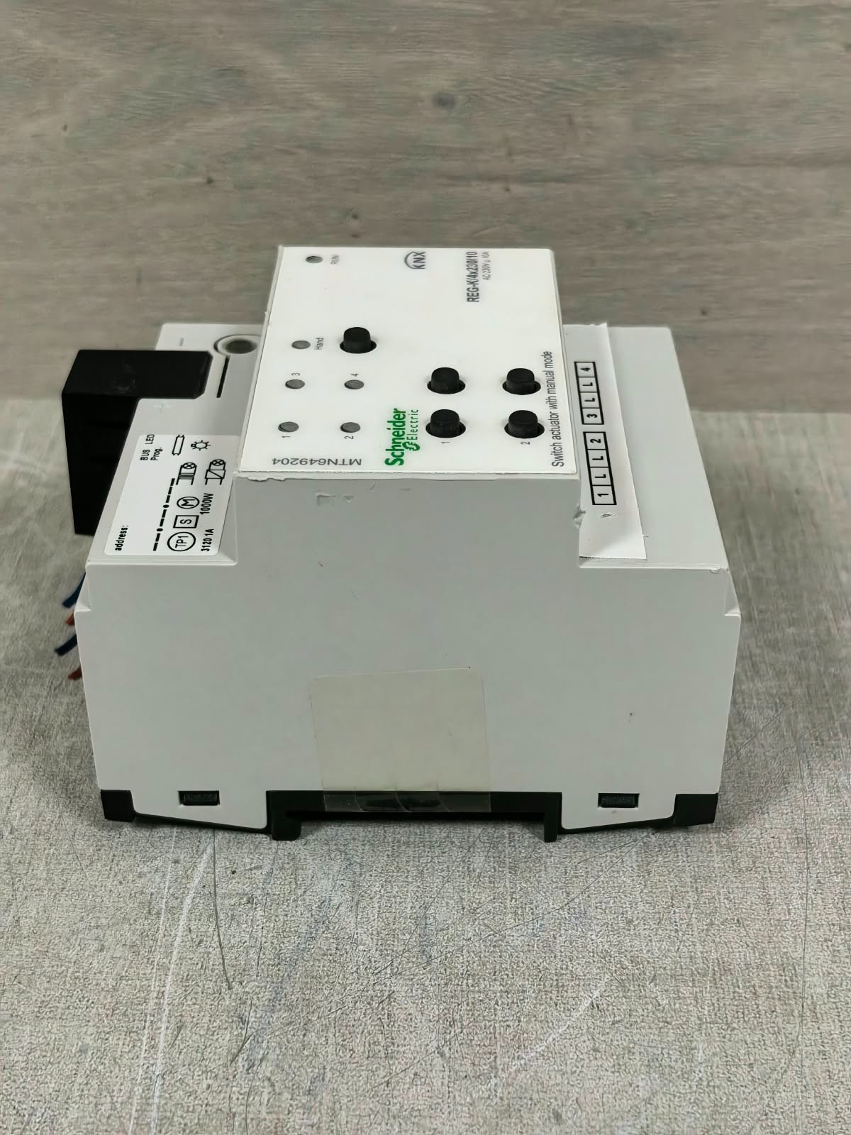 Schneider Electric MTN649204 SCHNEIDER ELECTRIC MTN649204 REG-K/ 4X230/10 SWITCH ACTUATOR WITH MANUAL MODE 7