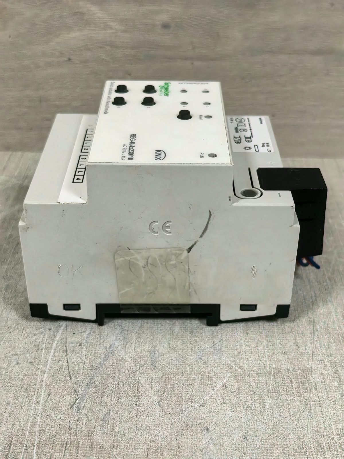 Schneider Electric MTN649204 SCHNEIDER ELECTRIC MTN649204 REG-K/ 4X230/10 SWITCH ACTUATOR WITH MANUAL MODE 8