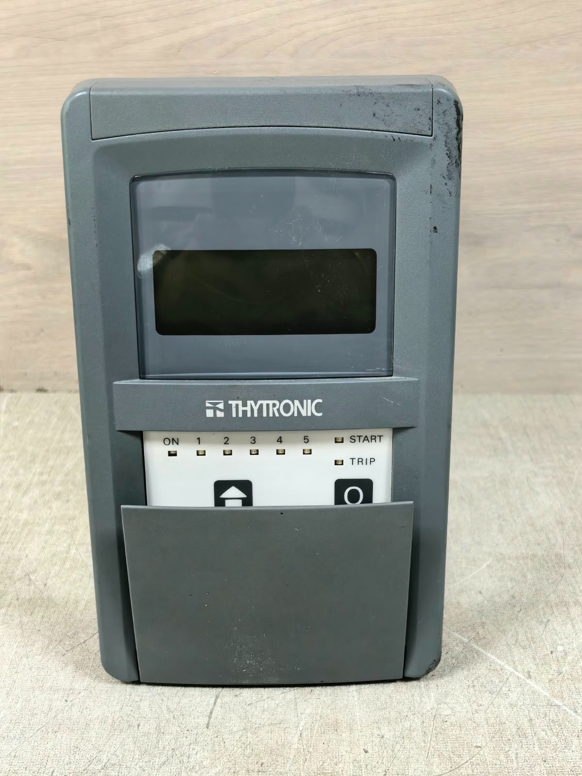 THYTRONIC NA20#0A2MM000 THYTRONIC NA20#0A2MM000 OVER-CURRENT PROTECTION RELAY 110-230VAC/DC 3