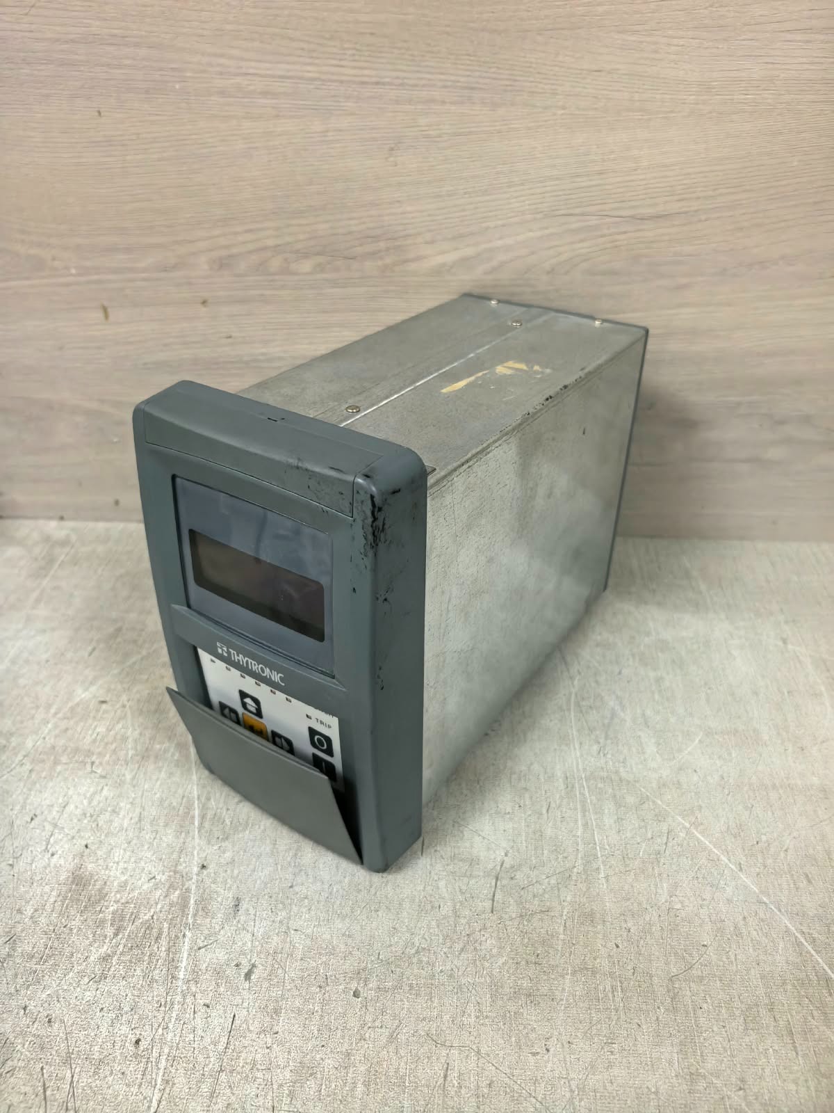 THYTRONIC NA20#0A2MM000 THYTRONIC NA20#0A2MM000 OVER-CURRENT PROTECTION RELAY 110-230VAC/DC 8