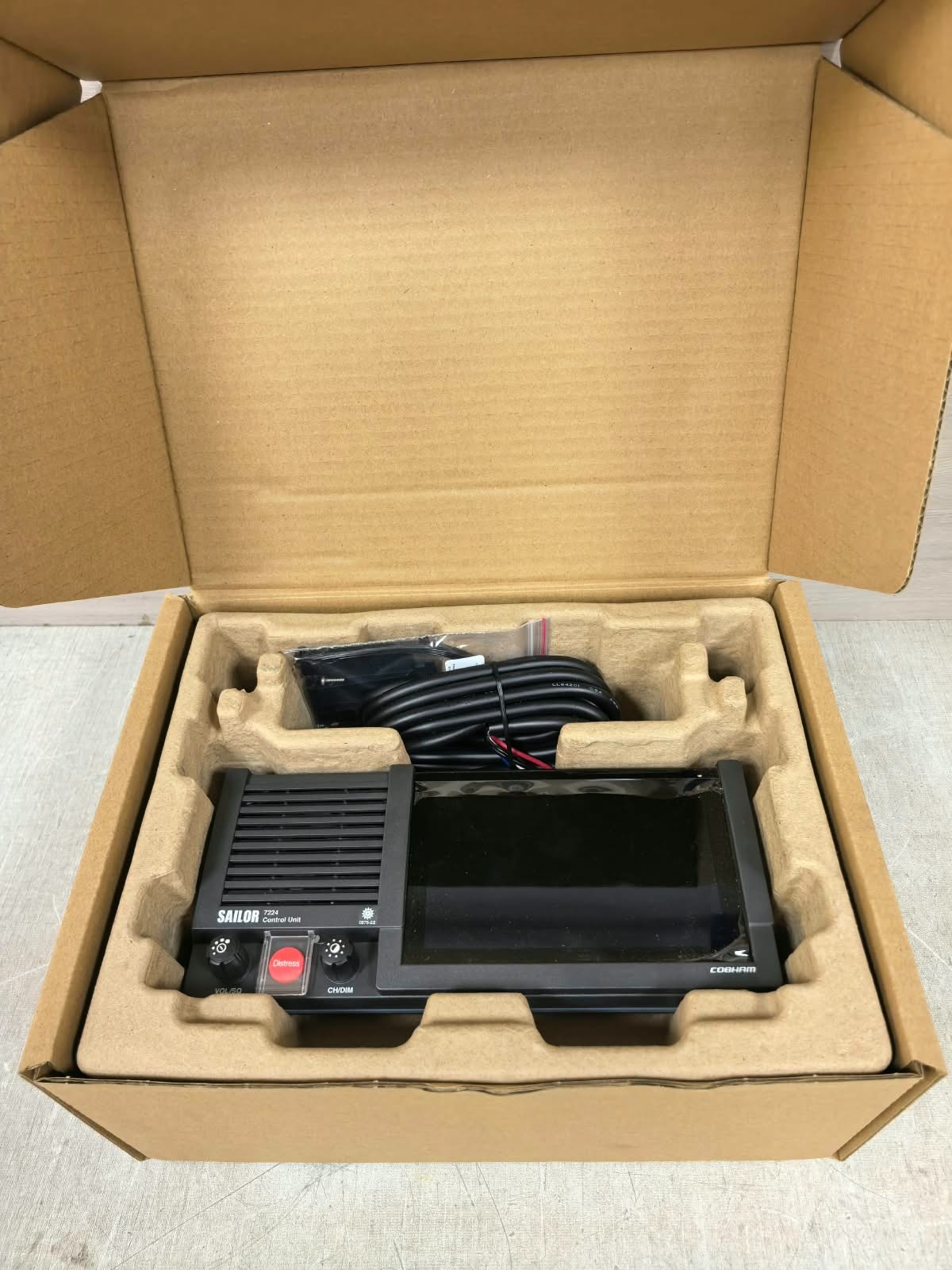 SAILOR COMBHAM TT-7226A / 406201A-00500 / 7724 SAILOR COMBHAM TT-7226A TRANSCEIVER /406201A-00500 HANDSET / 7724 CONTROL UNIT 3