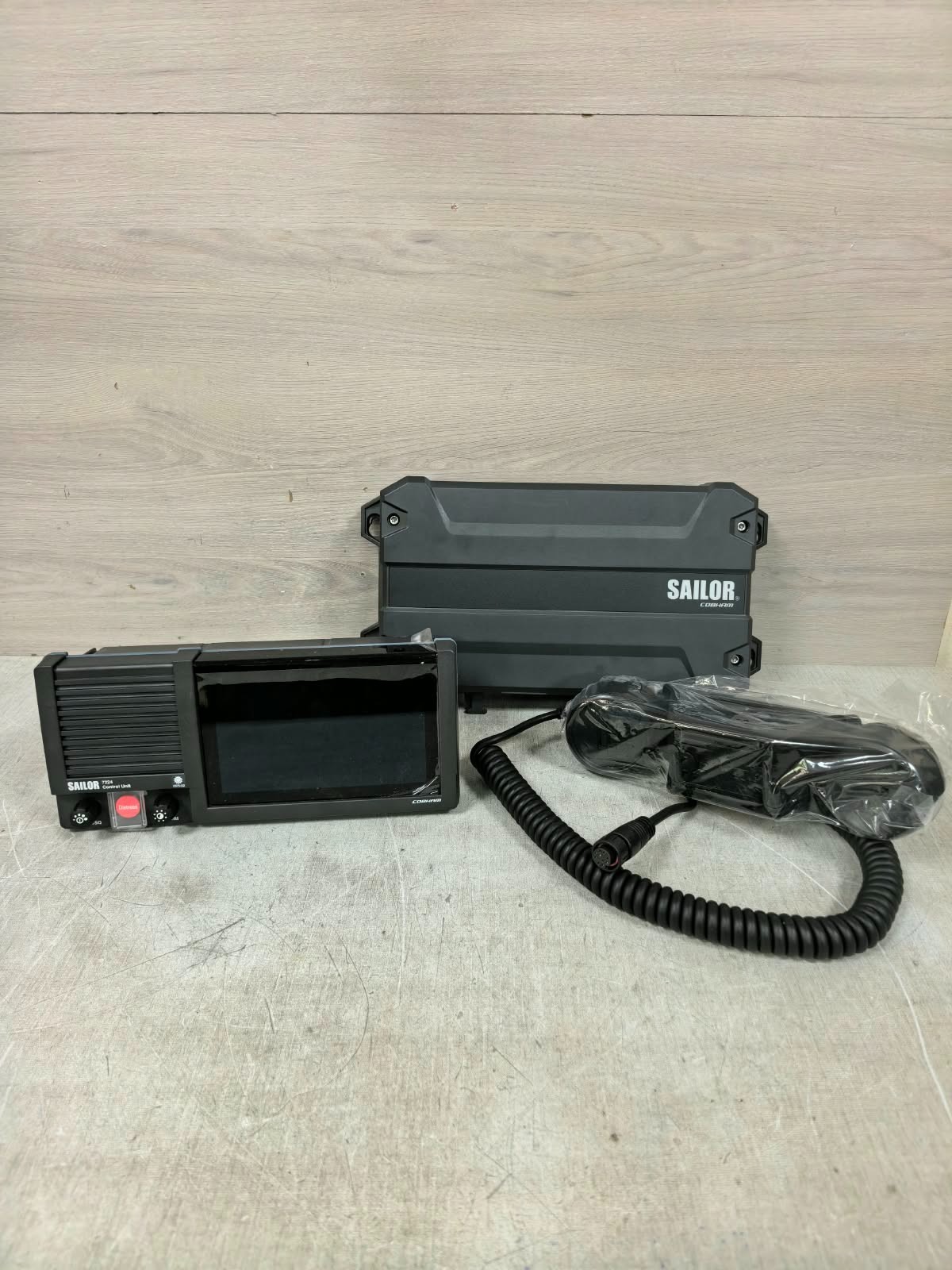 SAILOR COMBHAM TT-7226A / 406201A-00500 / 7724 SAILOR COMBHAM TT-7226A TRANSCEIVER /406201A-00500 HANDSET / 7724 CONTROL UNIT 1