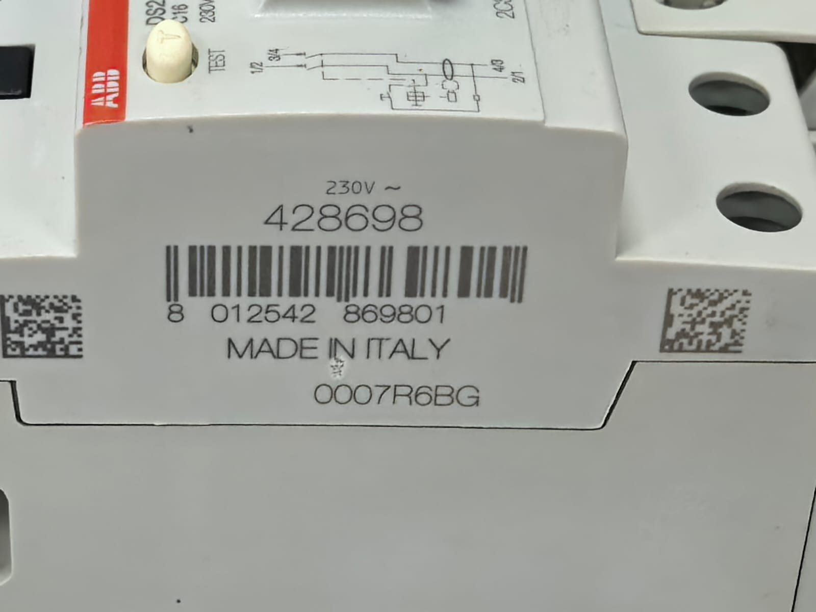 ABB 2CSR252001R1164 ABB 2CSR252001R1164 RESIDUAL CURRENT CIRCUIT BREAKER DS202 AC-C16/0,03 4