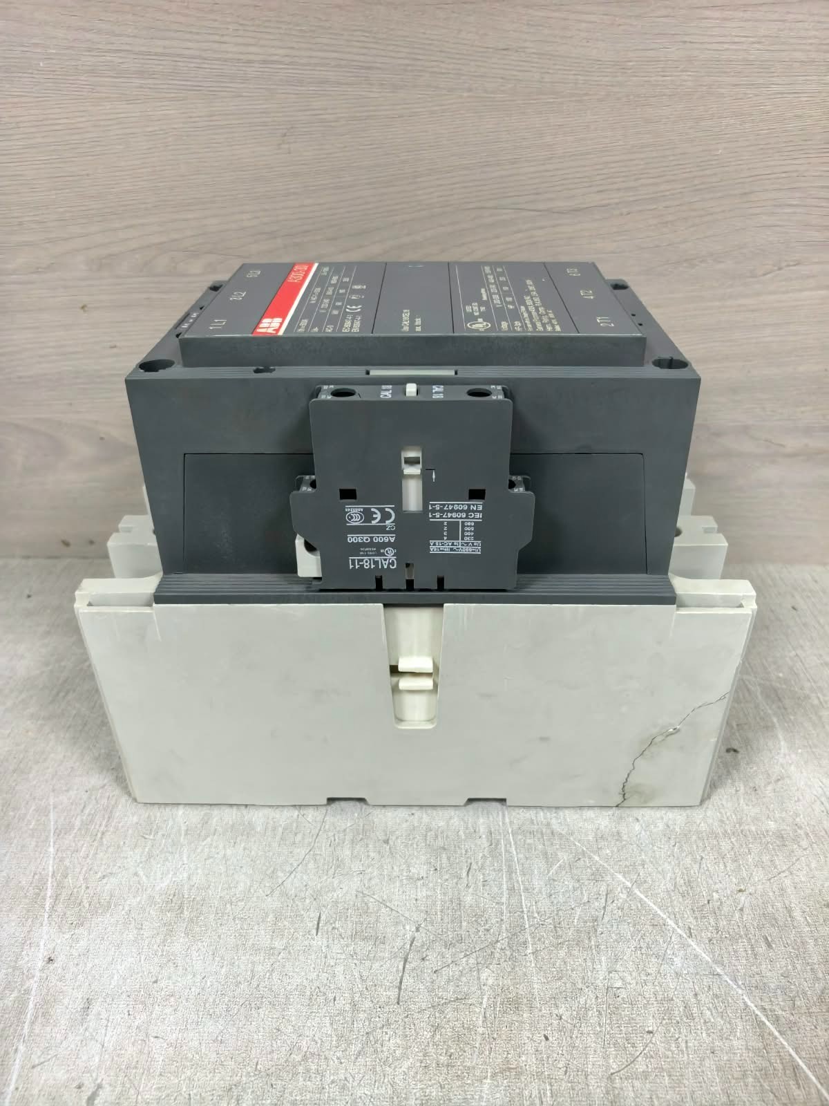 ABB A300-30 ABB A300-30 CONTACTOR 500A 8
