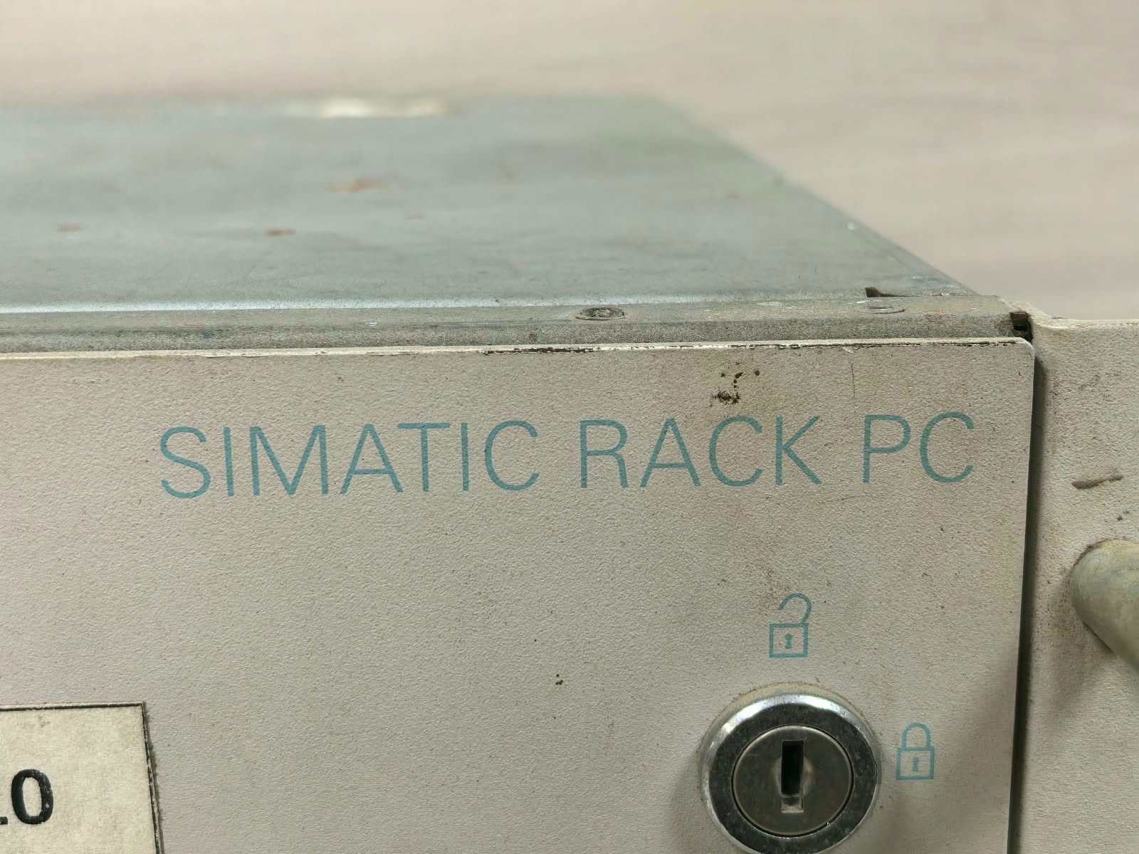 SIEMENS EAE PCR412RABV.I0090 SIEMENS EAE PCR412RABV.I0090 SIMATIC RACK-PC 840 V2 8