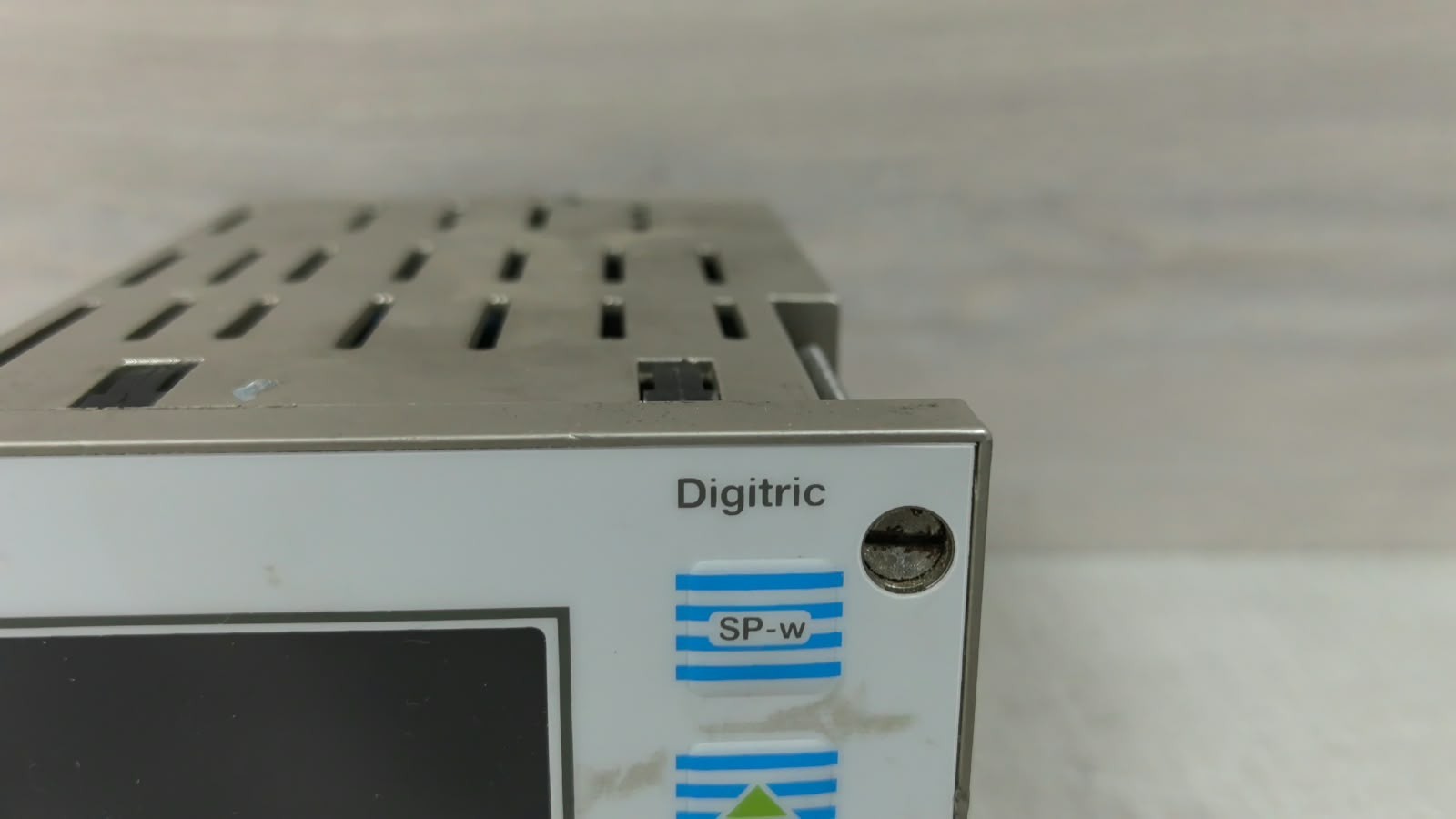 ABB DIGITRIC 100 ABB DIGITRIC 100 CONTROLLER 90-240VAC 4