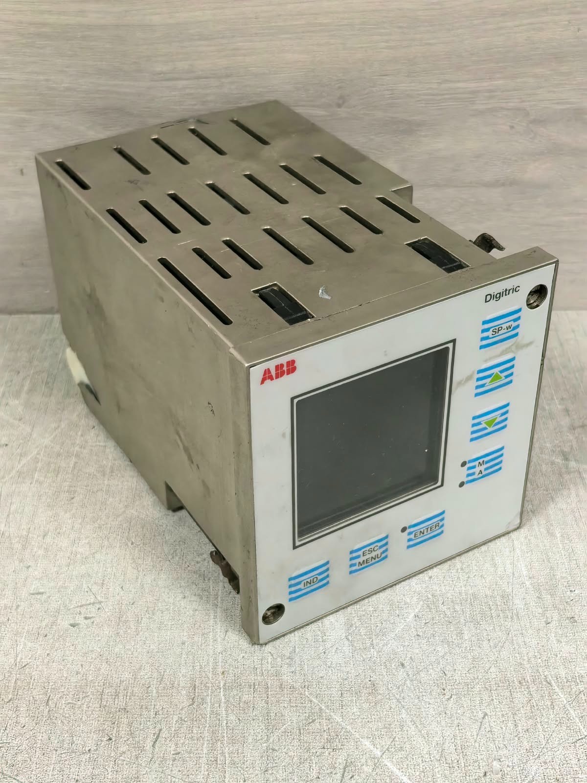 ABB DIGITRIC 100 ABB DIGITRIC 100 CONTROLLER 90-240VAC 6