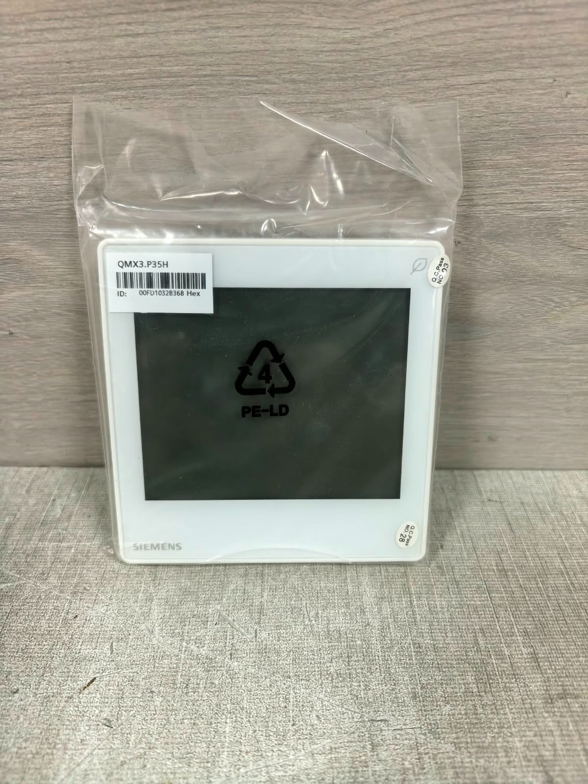 Siemens QMX3.P35H SIEMENS QMX3.P35H SENSOR AND ROOM UNIT 3