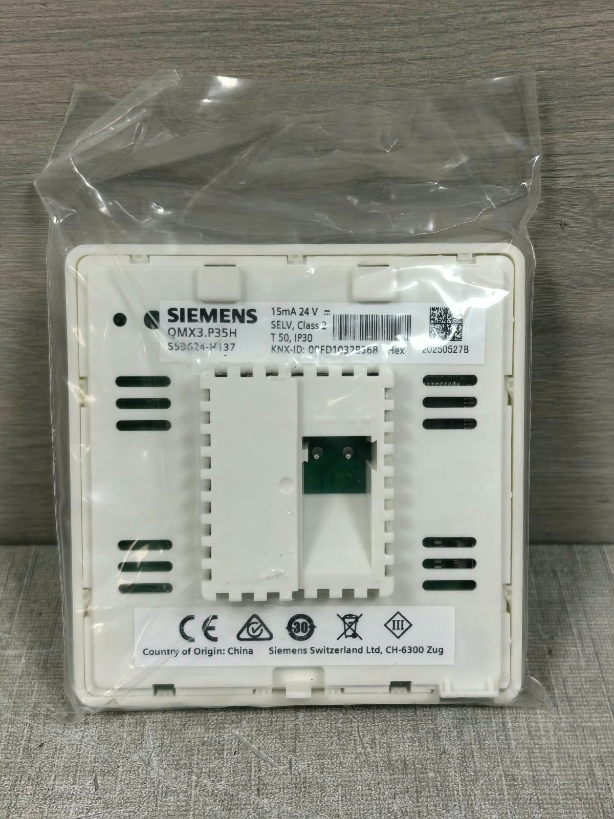 Siemens QMX3.P35H SIEMENS QMX3.P35H SENSOR AND ROOM UNIT 10