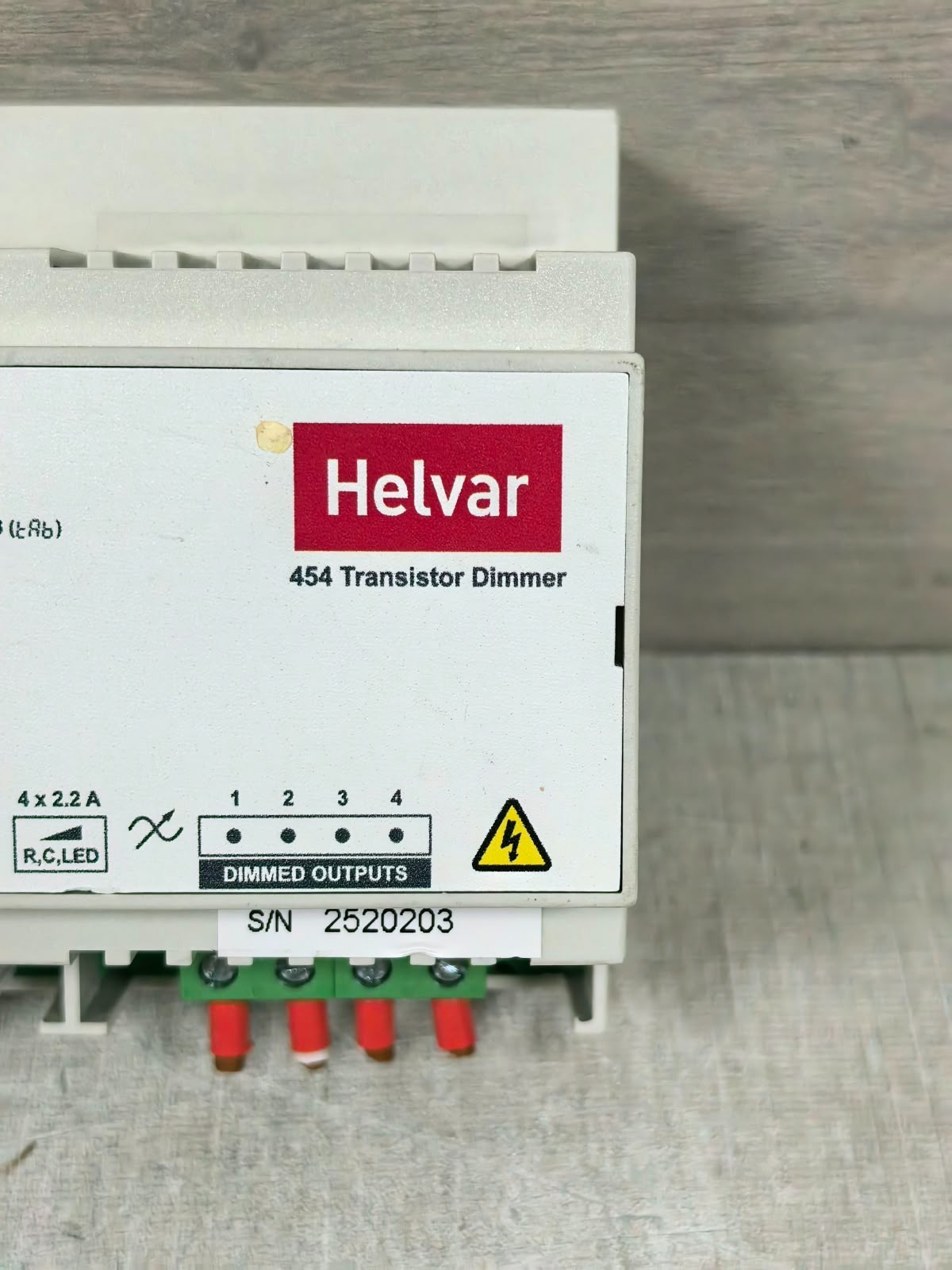 HELVAR 454 REV 8 S/W V2.40 HELVAR 454 TRANSISTOR DIMMER REV 8 S/W V2.40 100-240VAC 4
