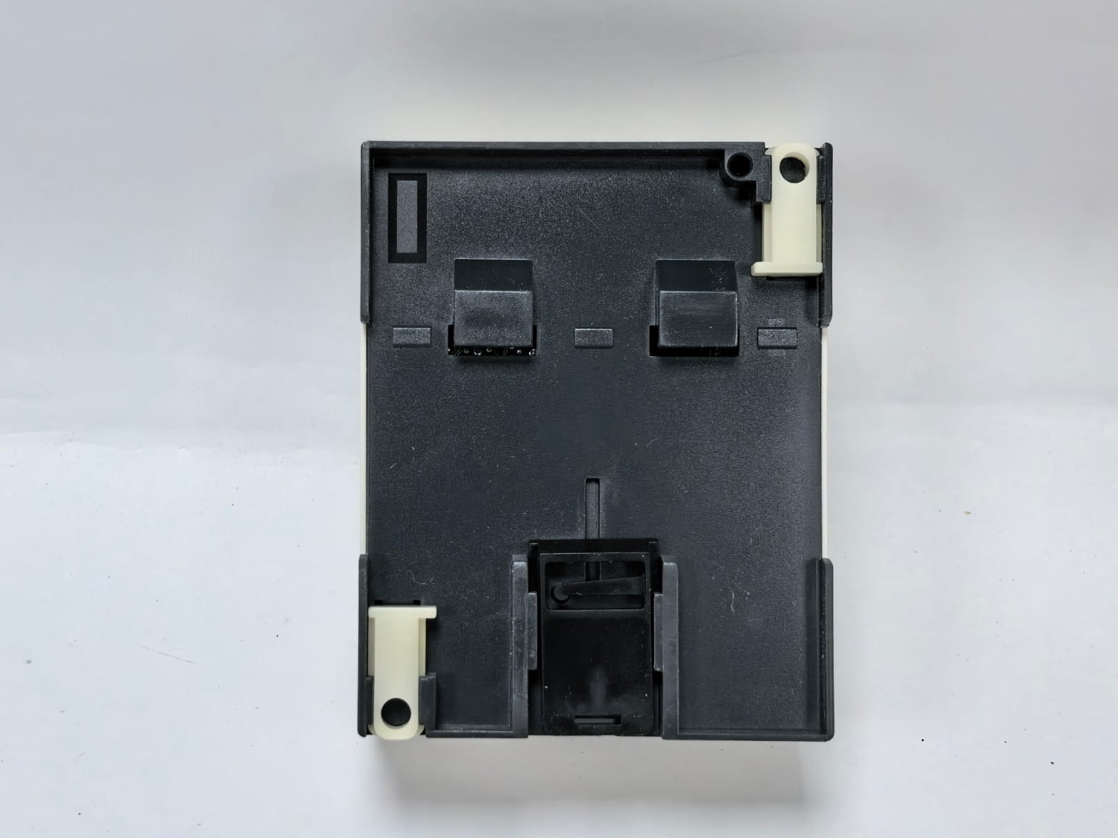 Telemecanique SR3 B102BD TELEMECANIQUE SR3 B102BD SMART RELAY WITH CLOCK 9