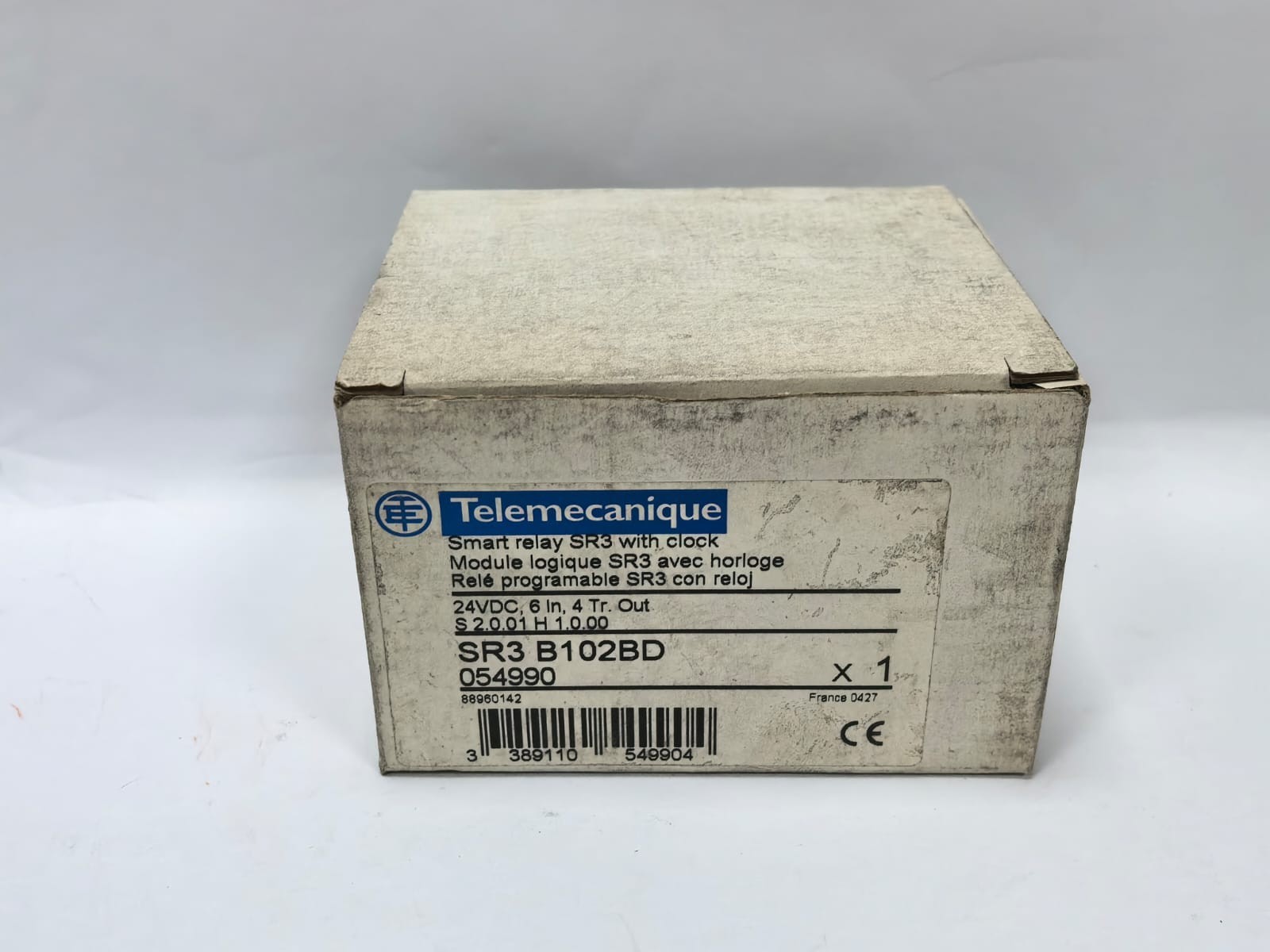Telemecanique SR3 B102BD TELEMECANIQUE SR3 B102BD SMART RELAY WITH CLOCK 10