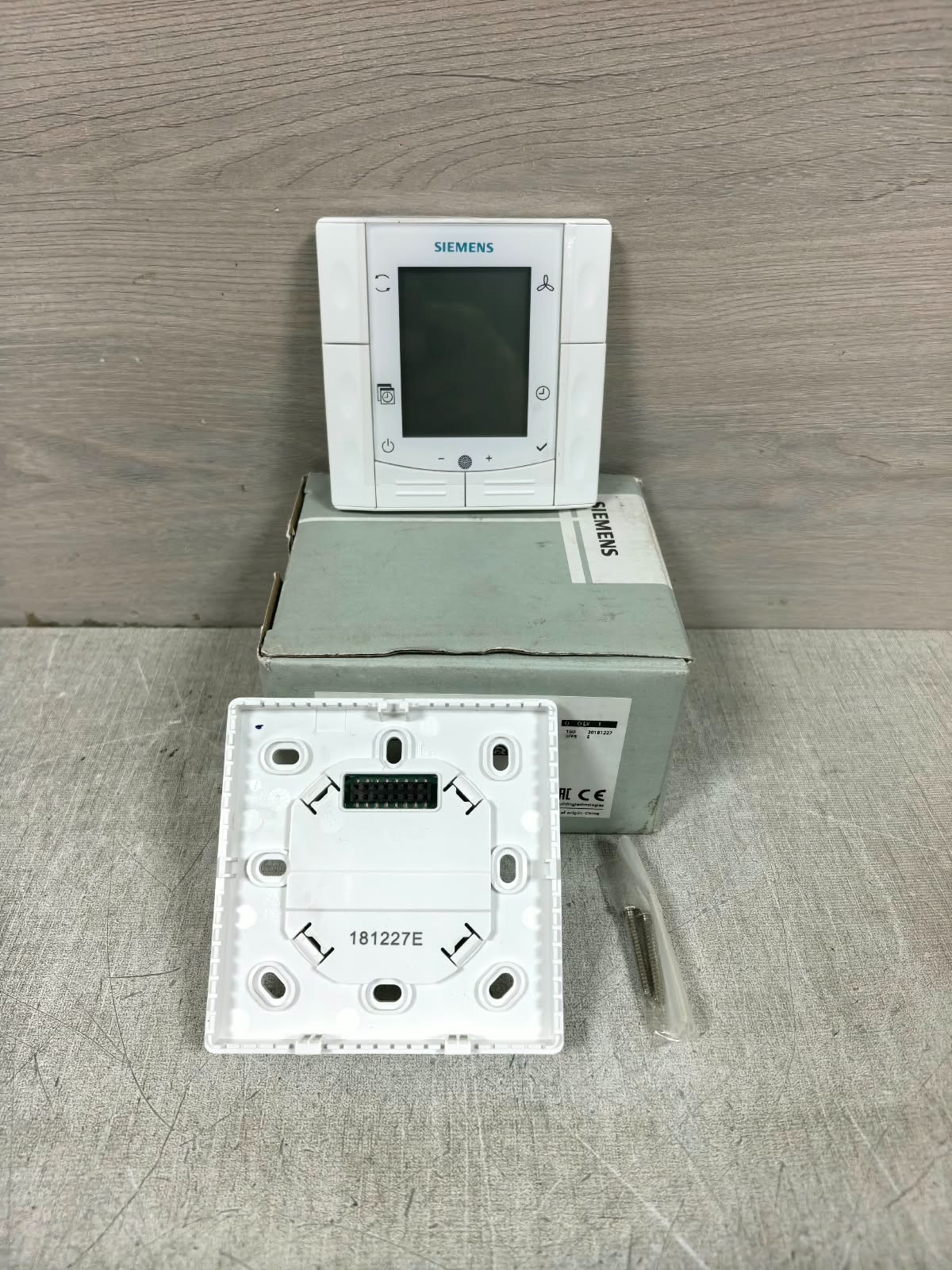 Siemens RDF600T SIEMENS RDF600T ROOM THERMOSTAT 230V 1