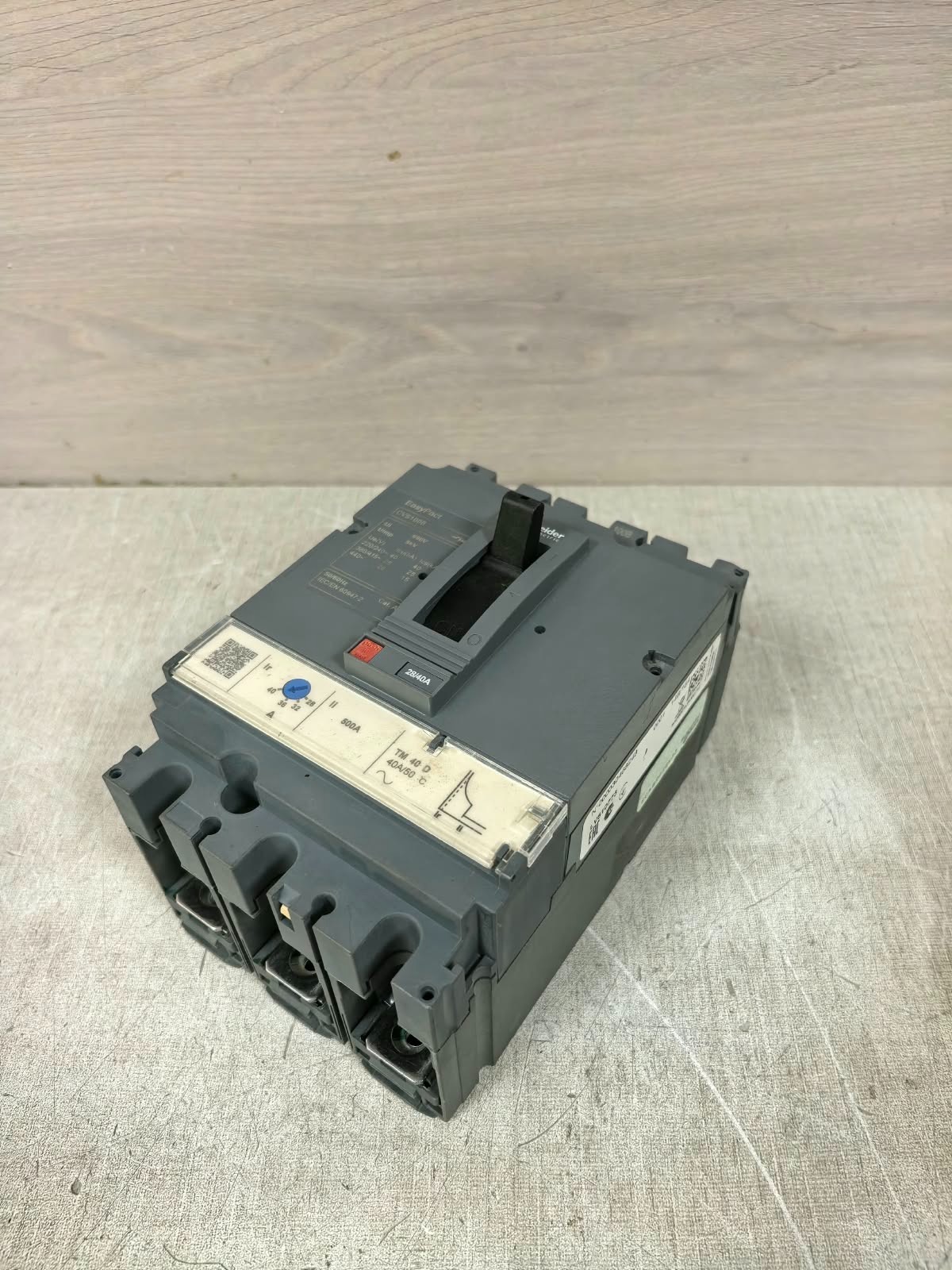 Schneider Electric CVS100B SCHNEIDER ELECTRIC EASYPACT CVS100B CIRCUIT BREAKER 690V 5